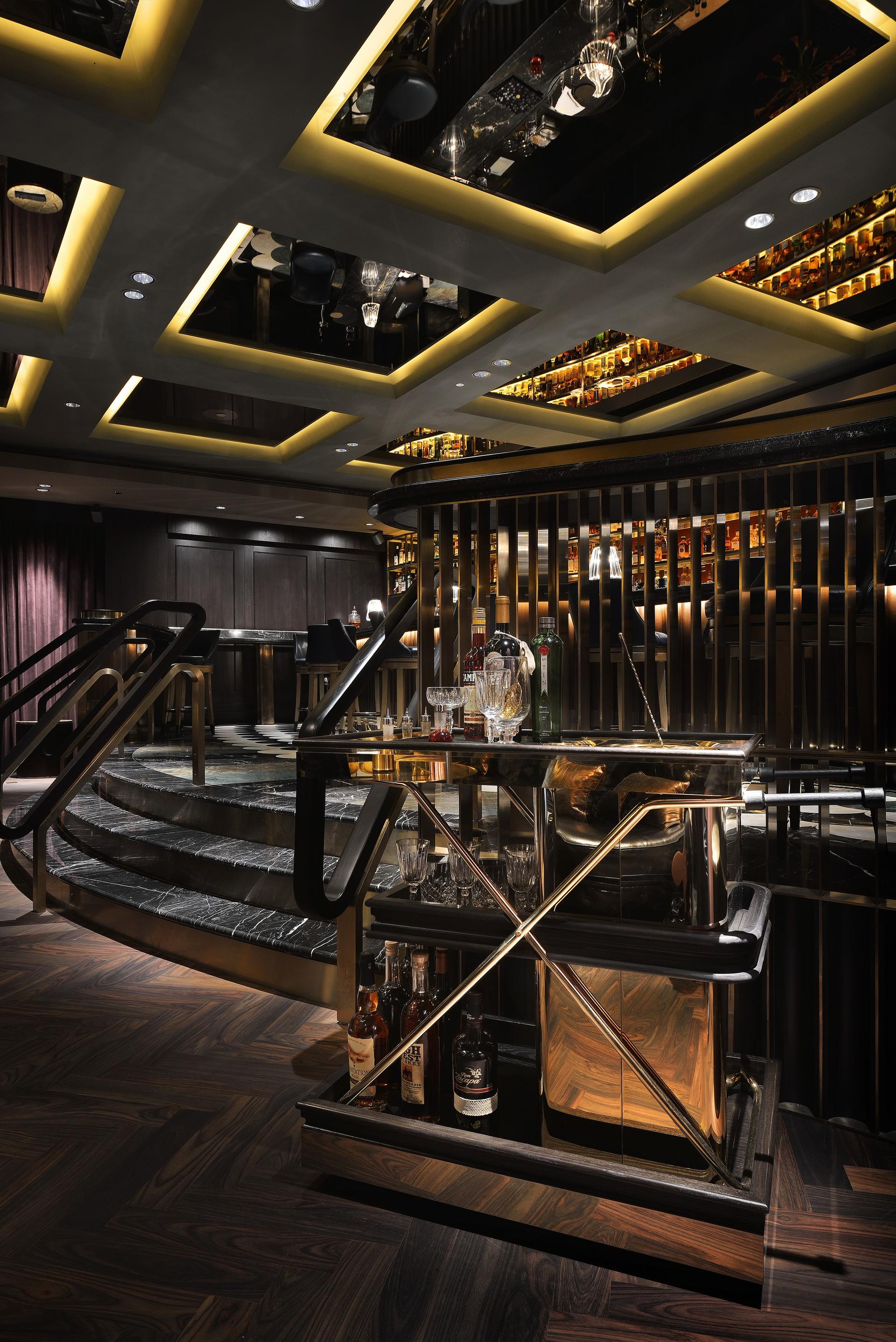 Manhattan Bar - image 9