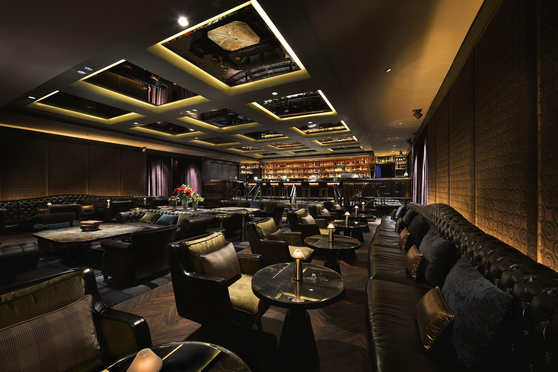Manhattan Bar - image 11
