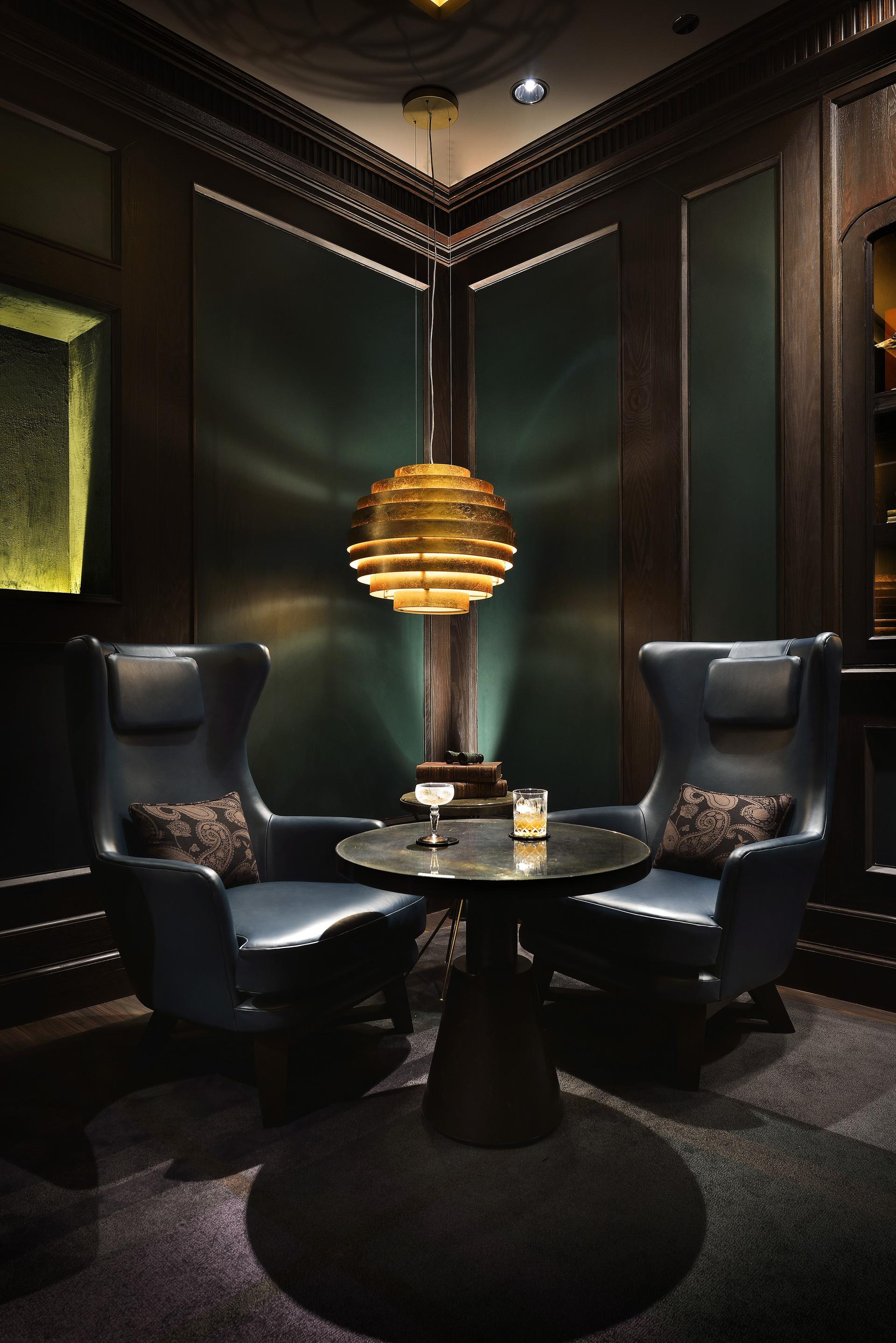 Manhattan Bar - image 12
