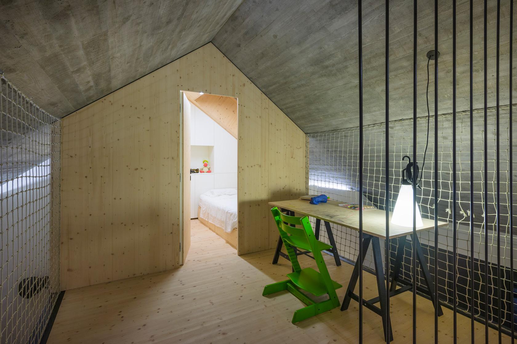 Compact Karst House - image 14
