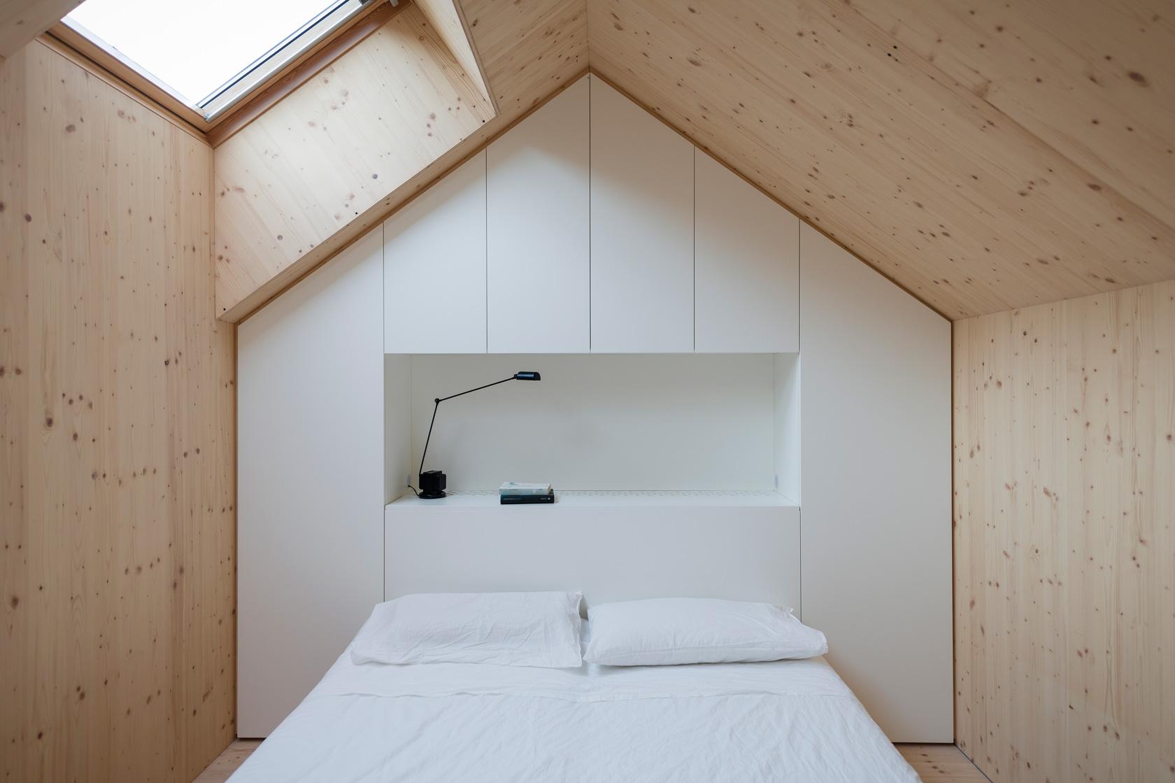 Compact Karst House - image 12