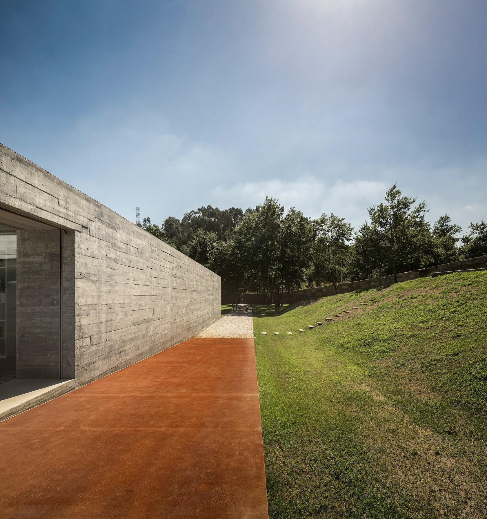 Sambade House - image 32