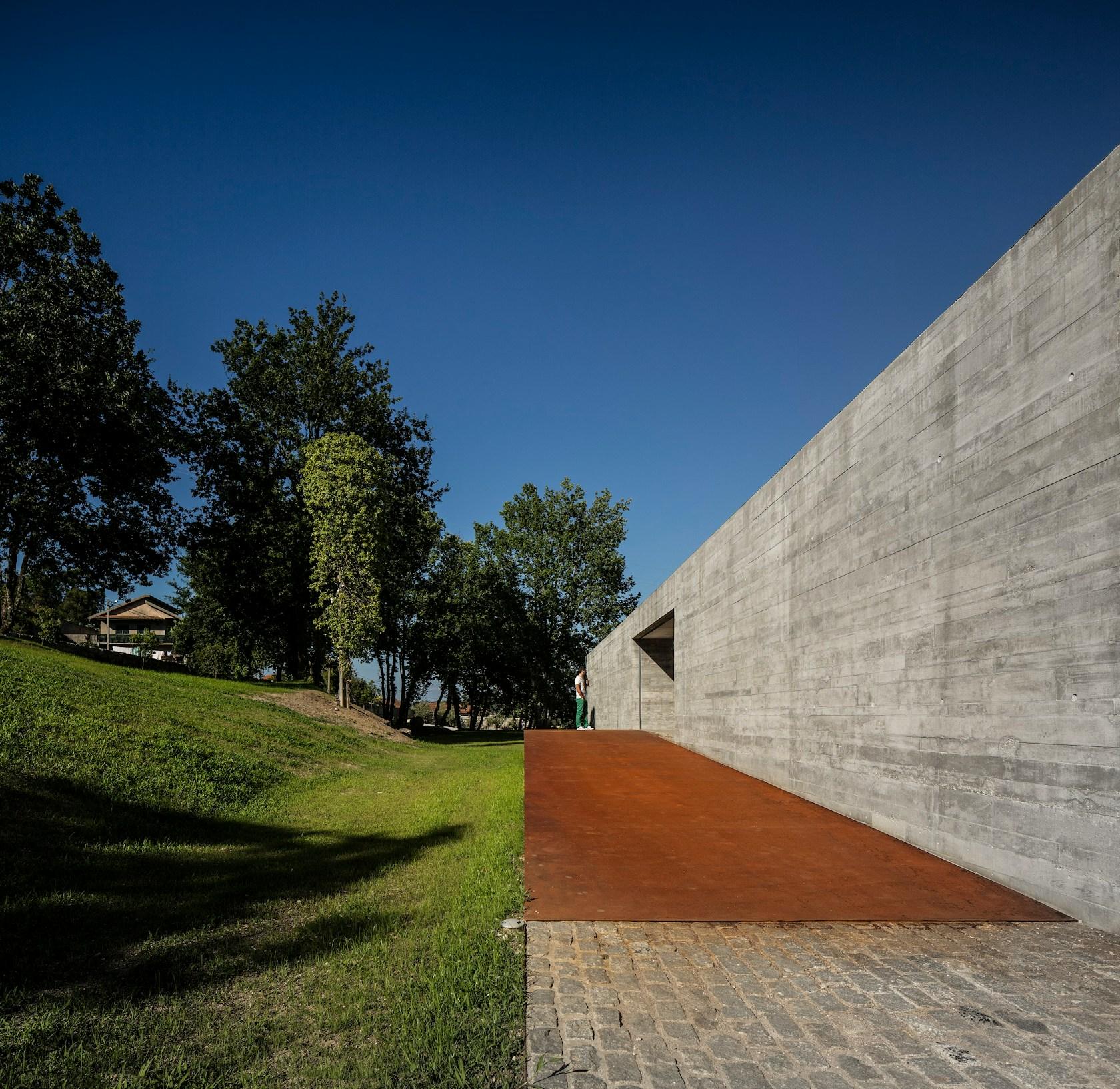 Sambade House - image 33