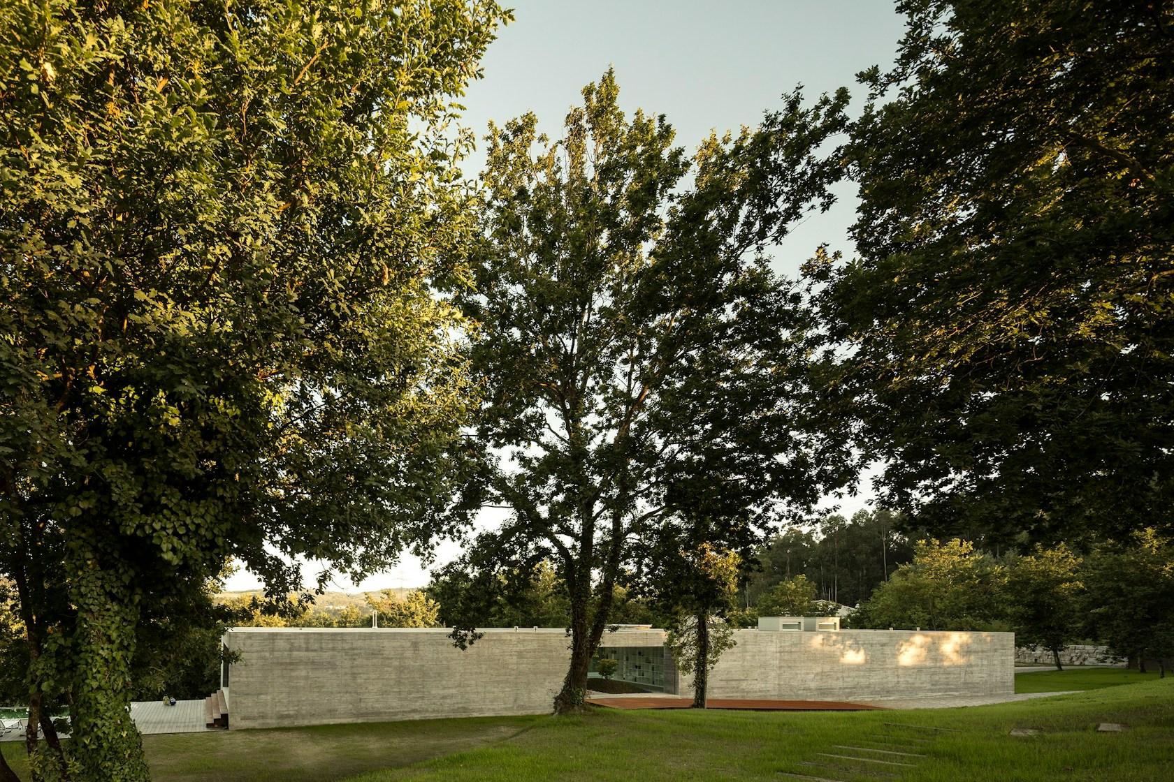 Sambade House - image 39