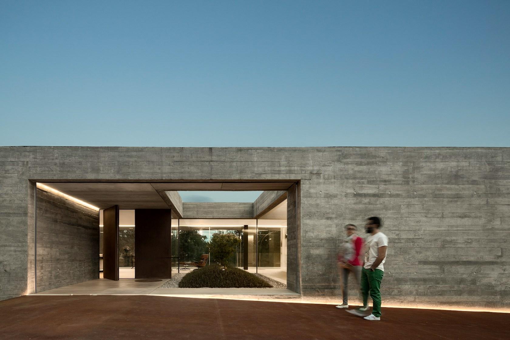 Sambade House - image 47