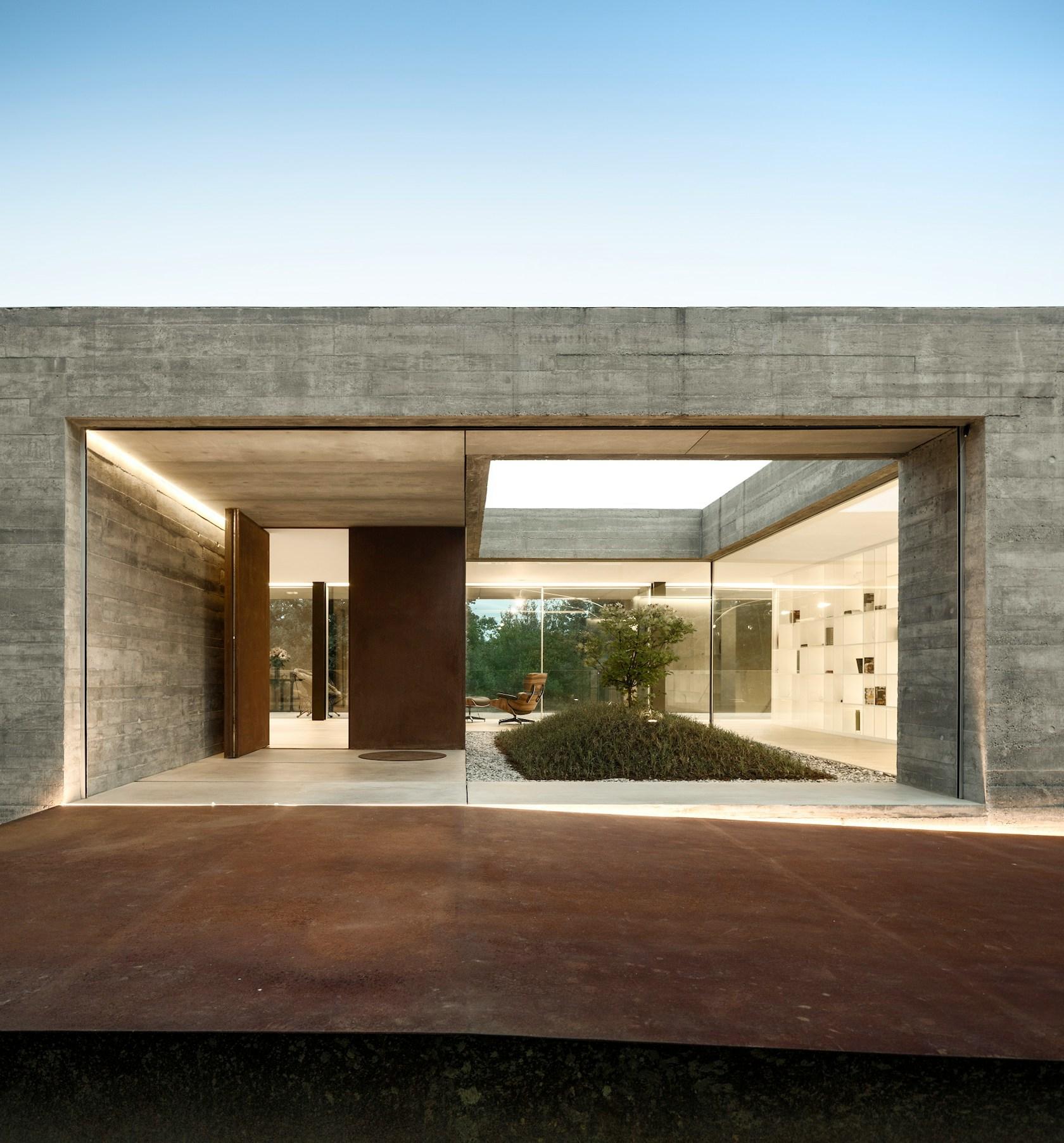 Sambade House - image 48