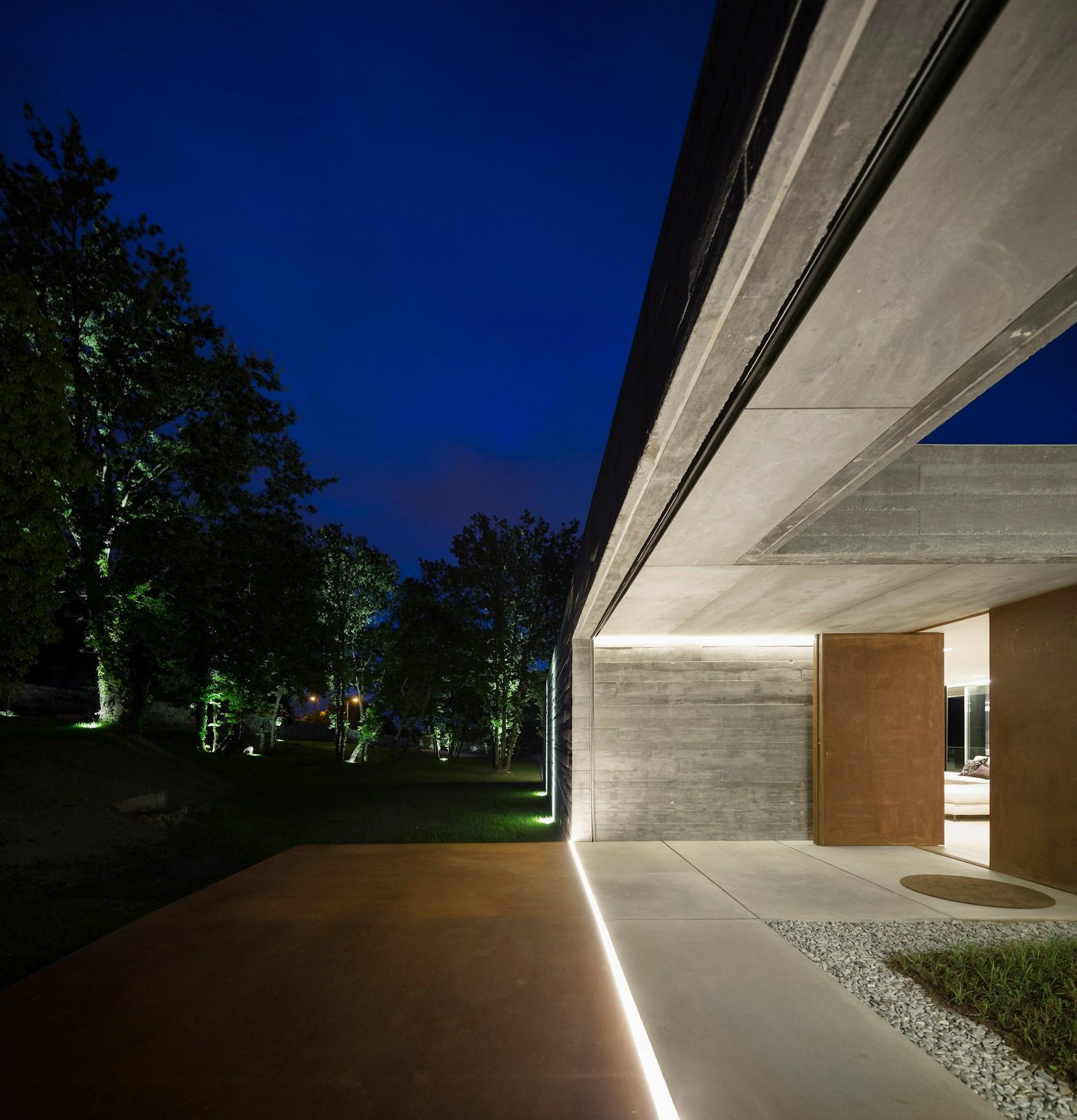 Sambade House - image 54