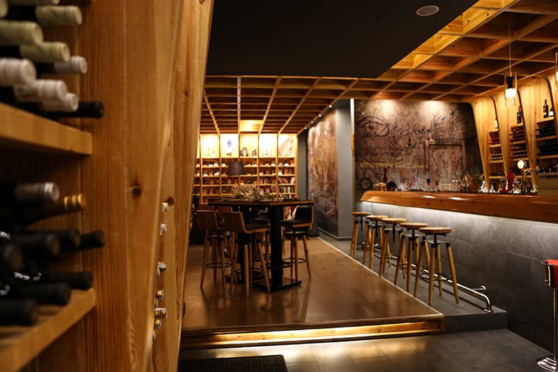 DeSoto - Coffee, Books & Wine - image 9