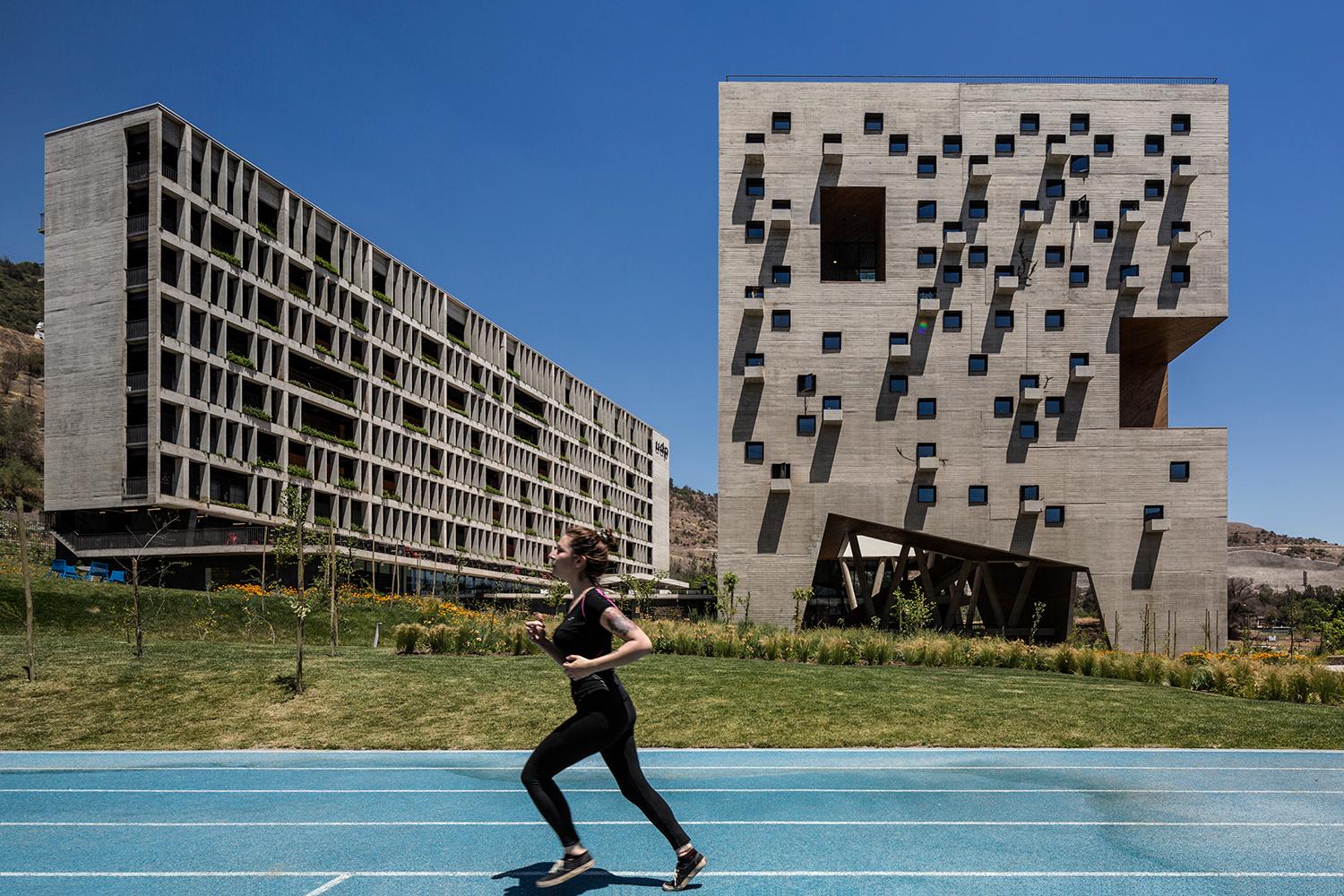 Economics and Business Faculty, Diego Portales University - image 2