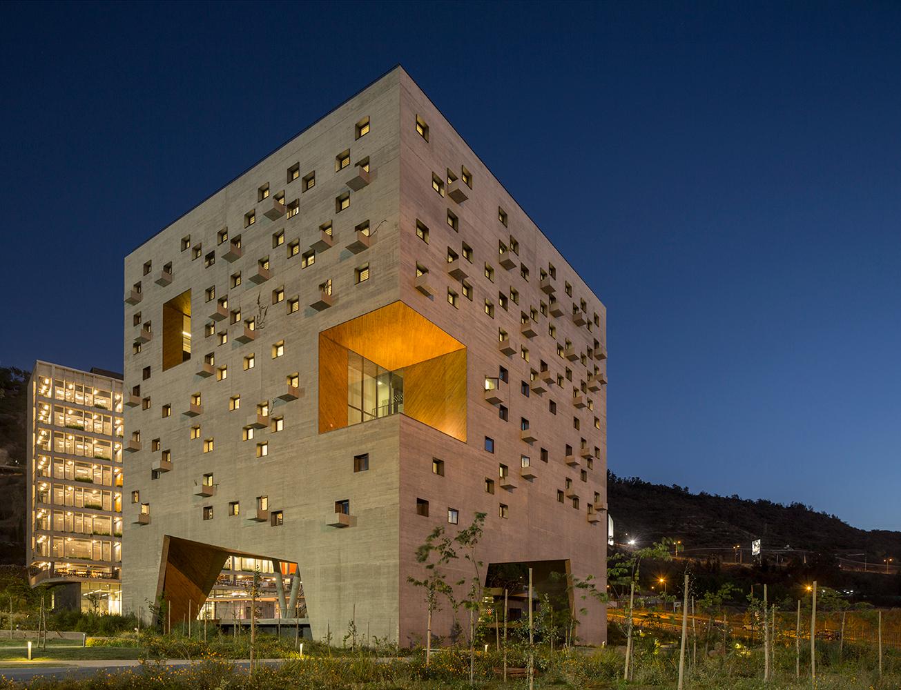 Economics and Business Faculty, Diego Portales University - image 8