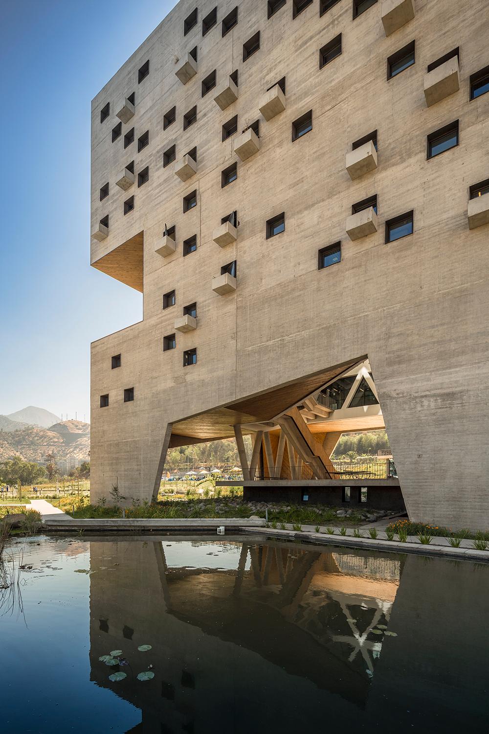 Economics and Business Faculty, Diego Portales University - image 9