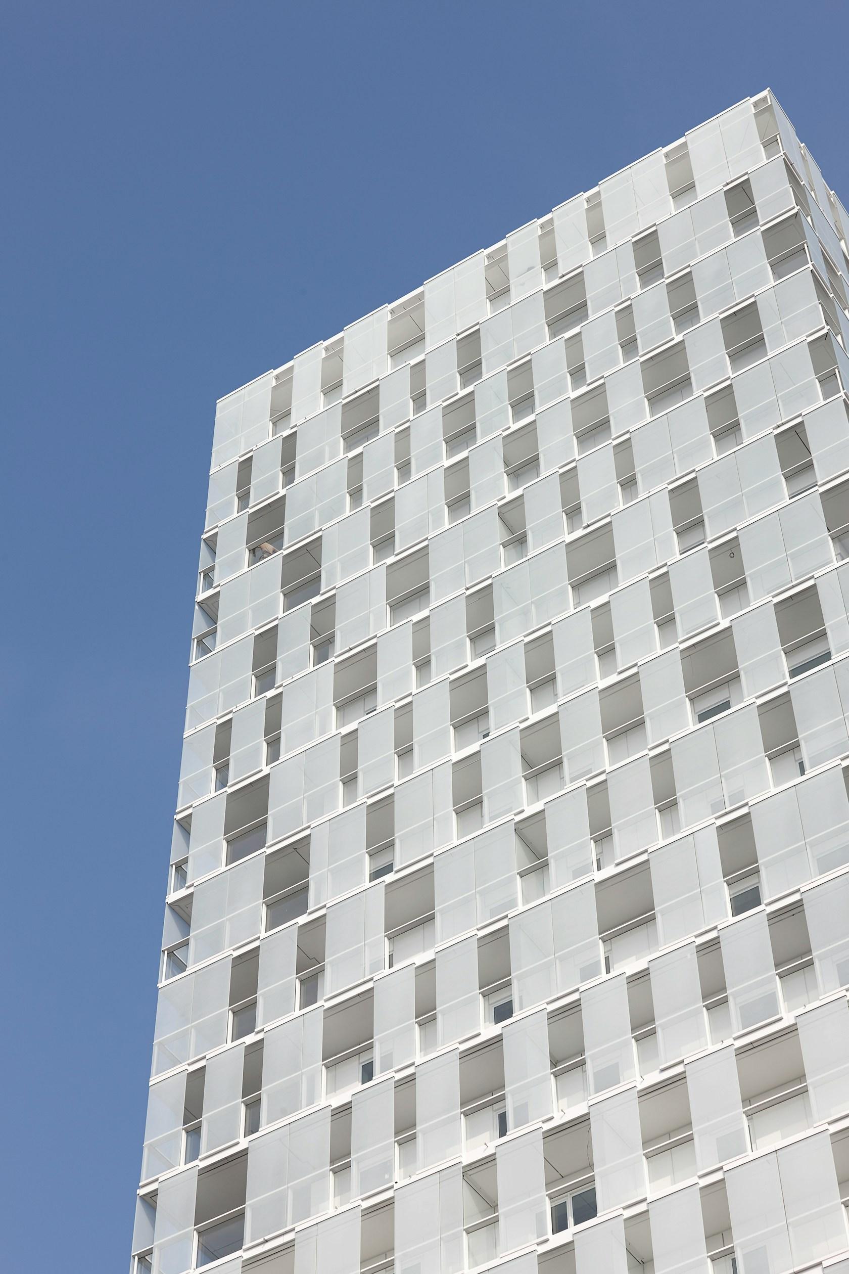 Park Tower - image 20