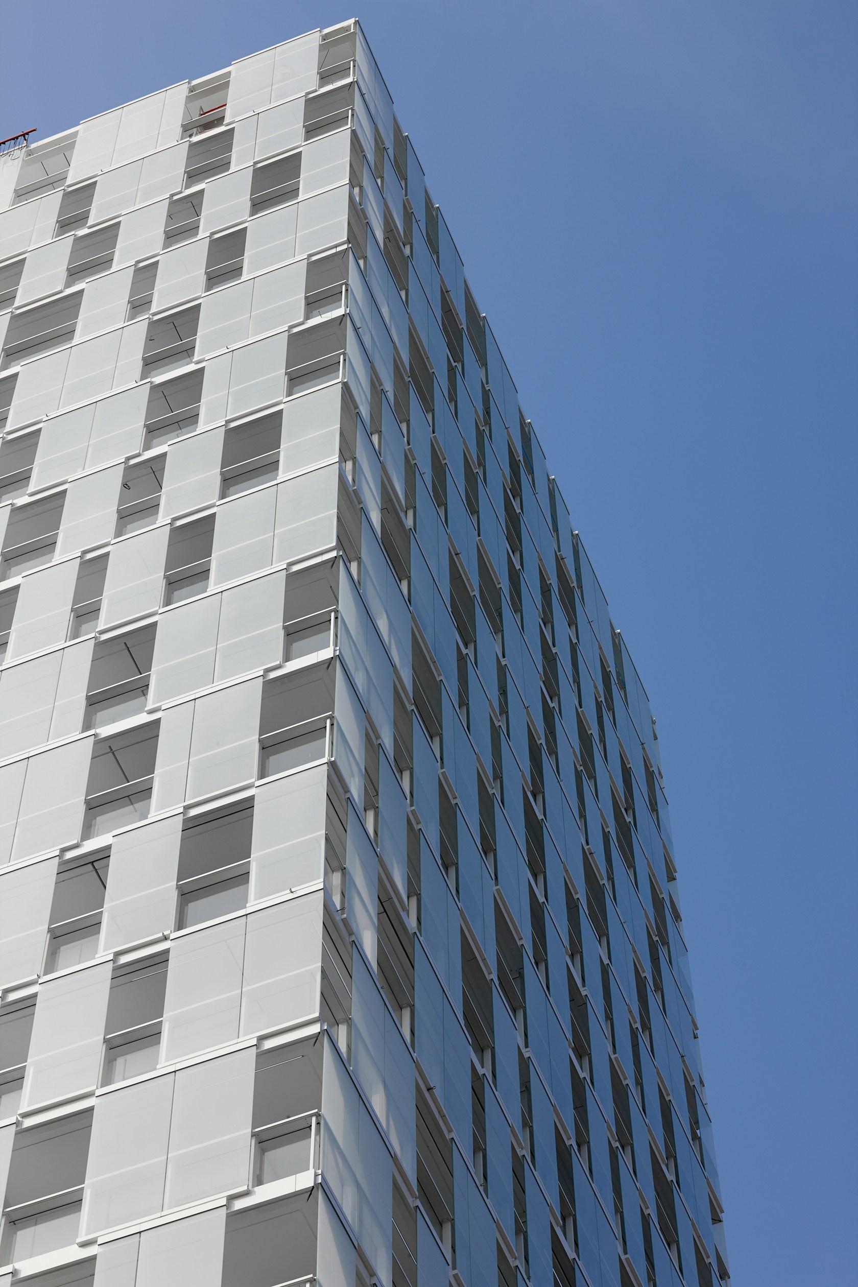 Park Tower - image 23