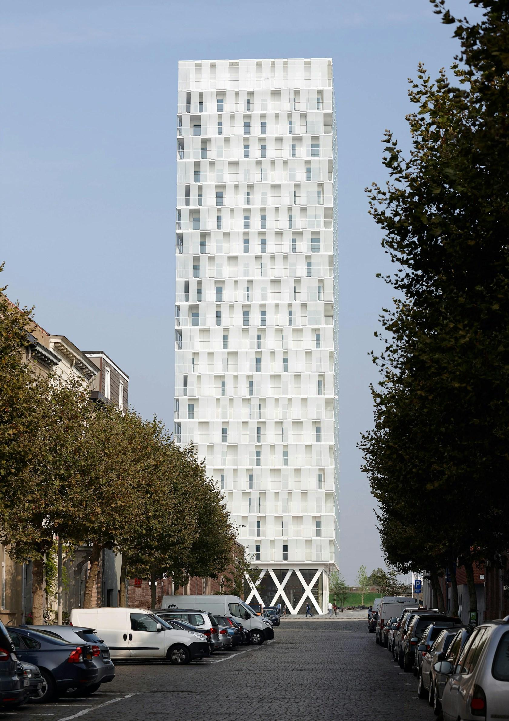 Park Tower - image 2