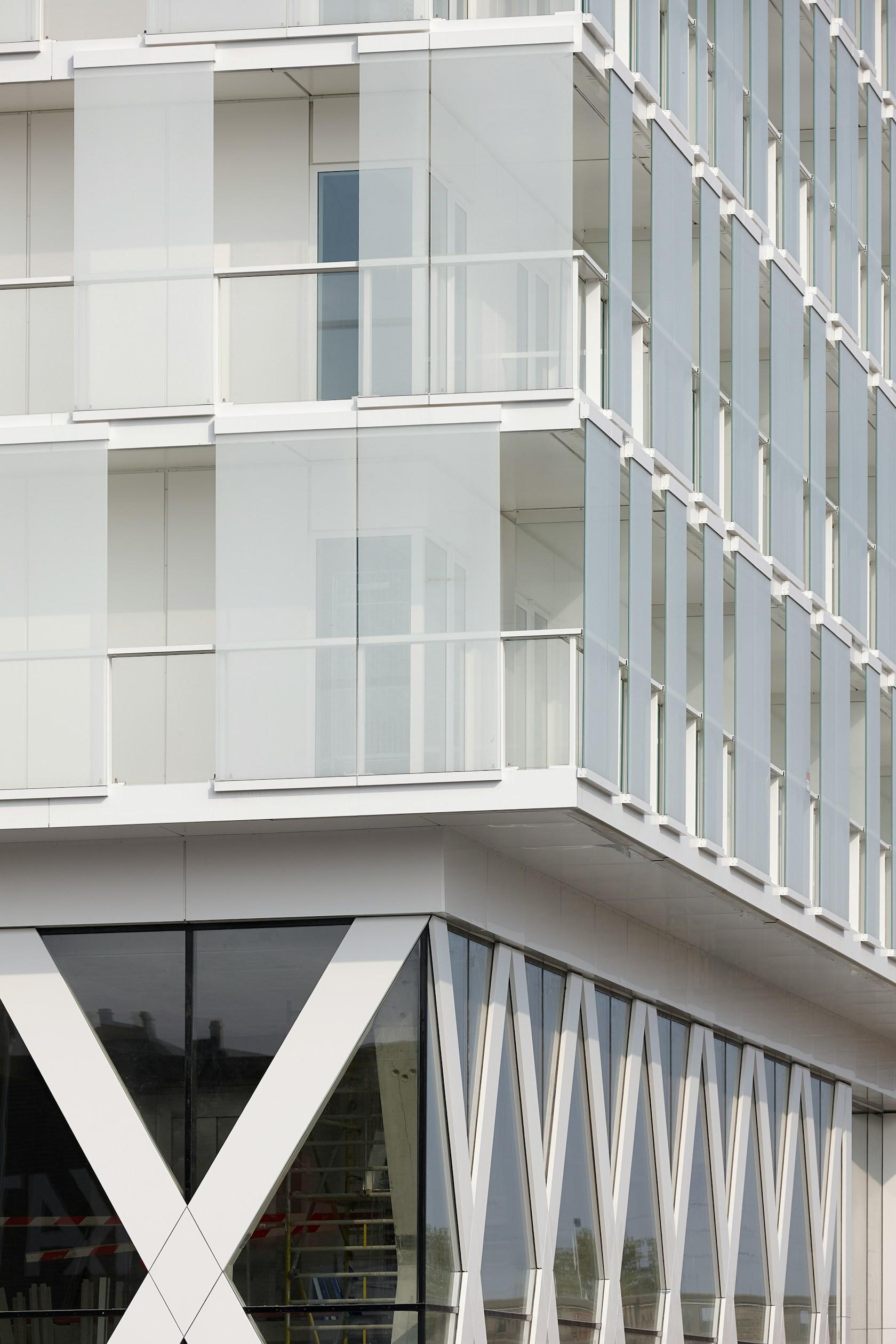 Park Tower - image 5