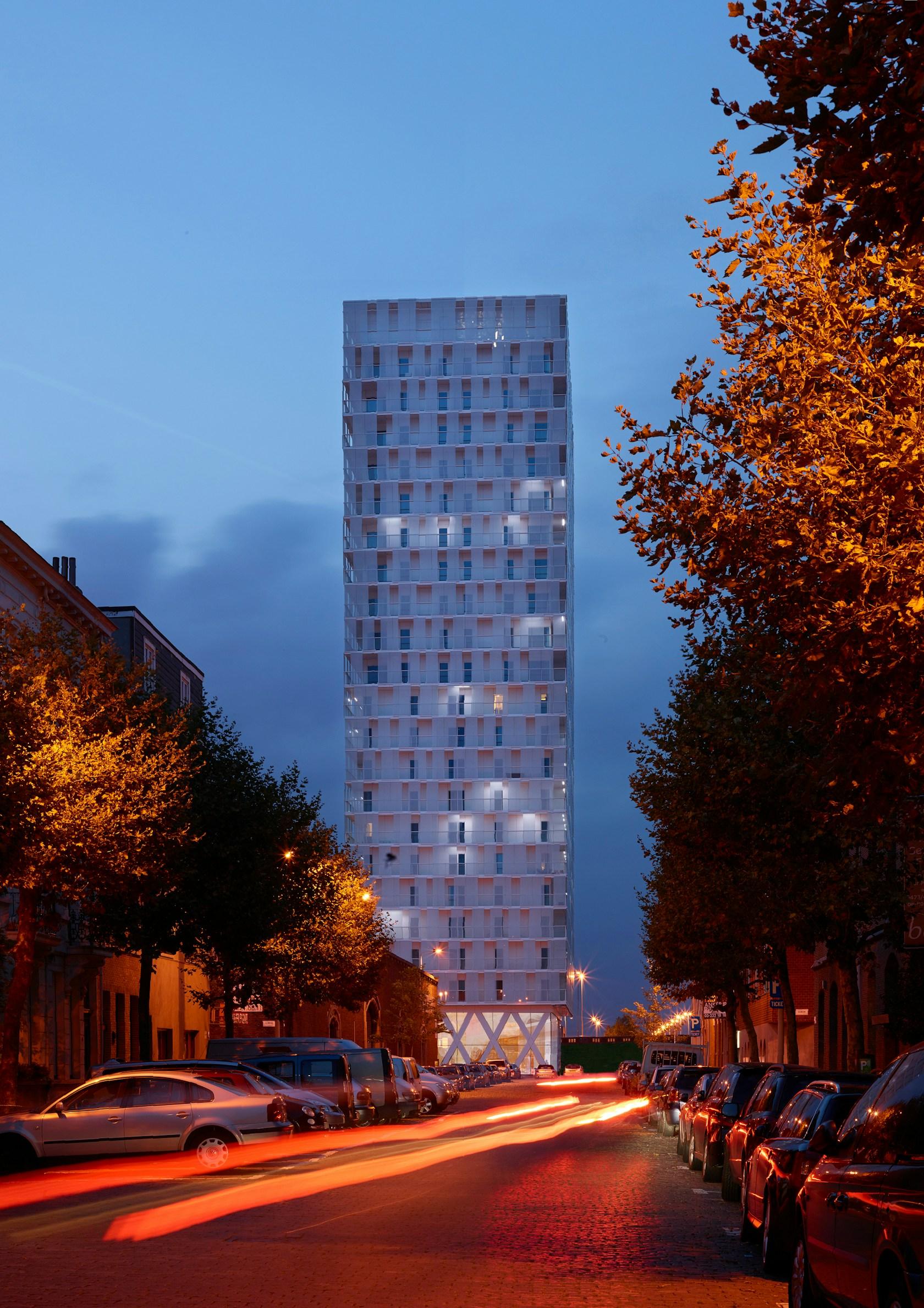 Park Tower - image 8