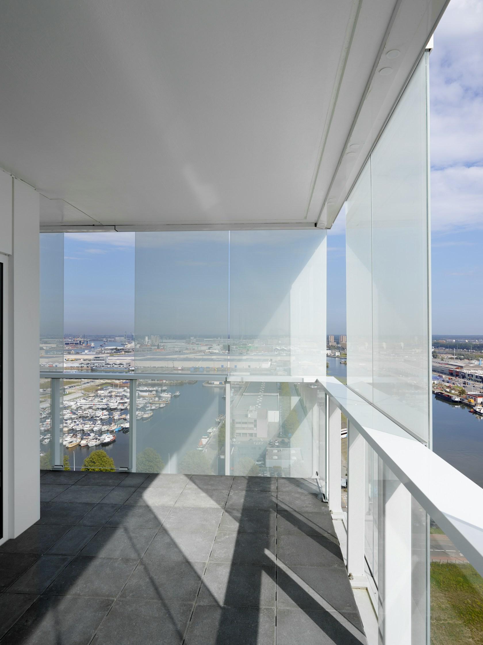 Park Tower - image 12