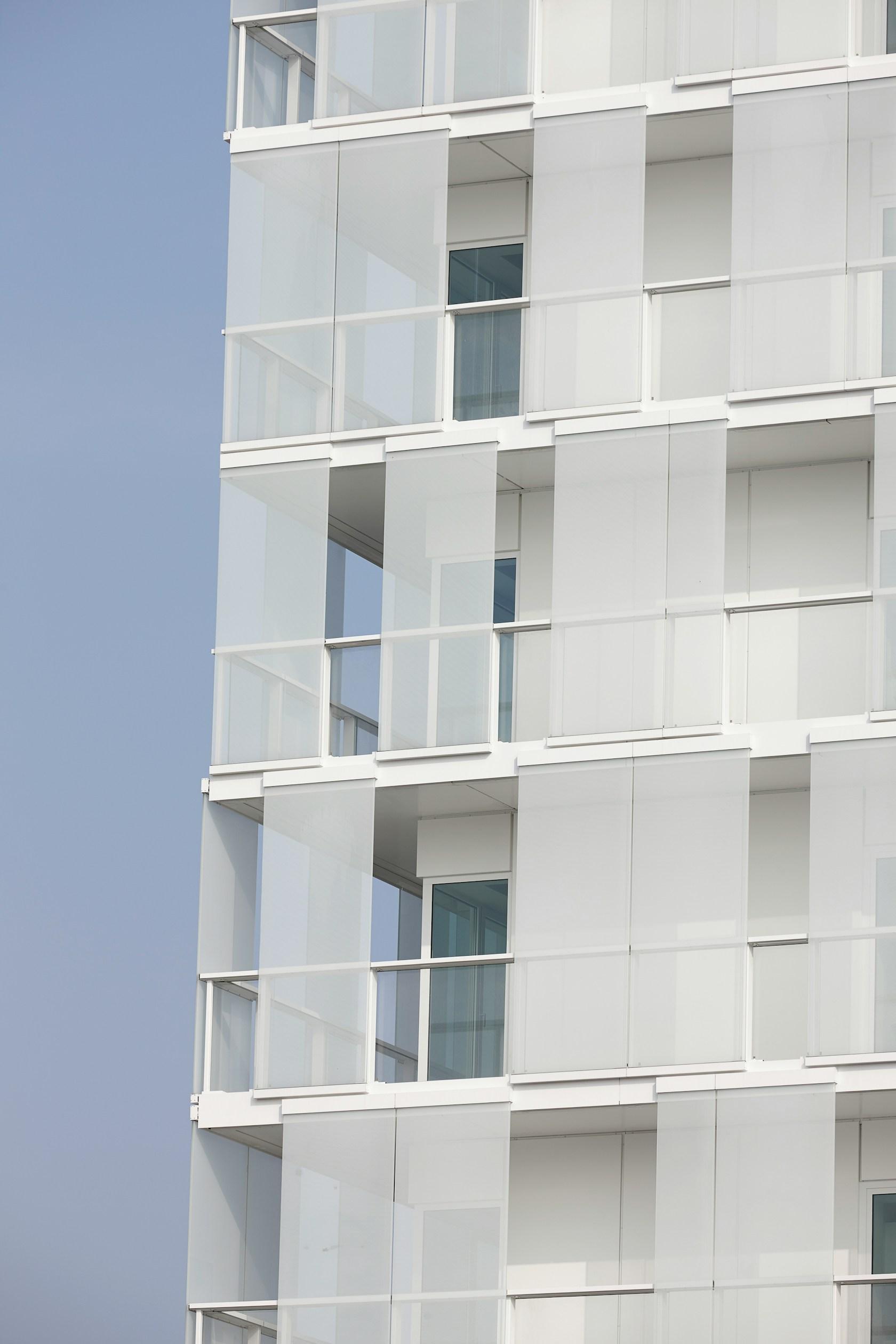 Park Tower - image 13