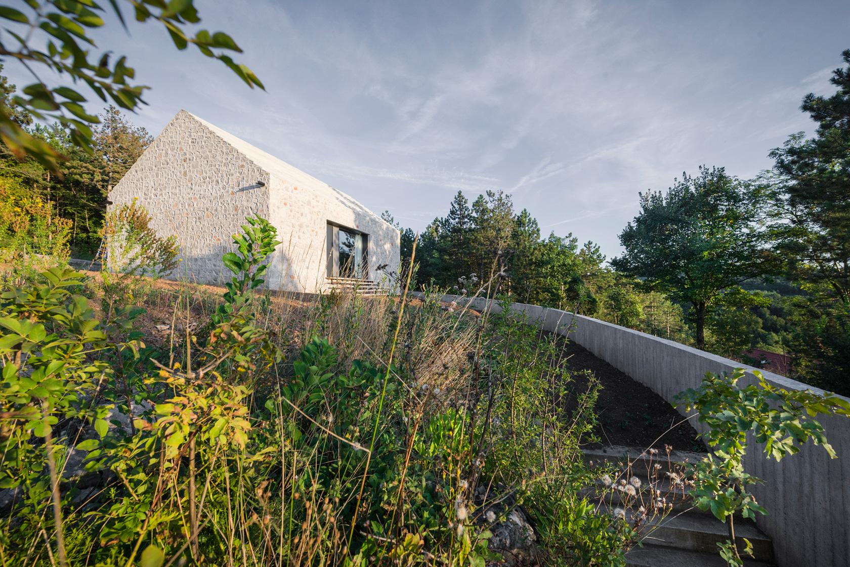 Compact Karst House - image 3