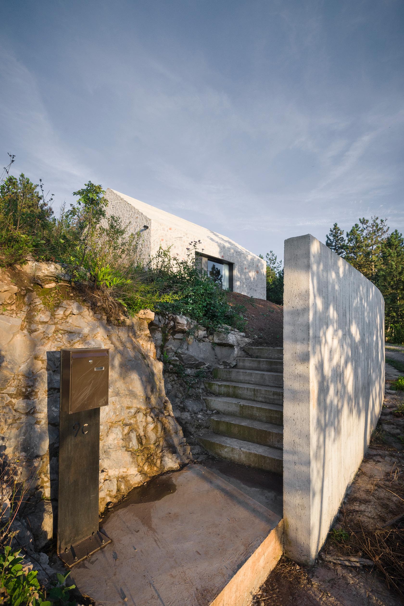 Compact Karst House - image 4