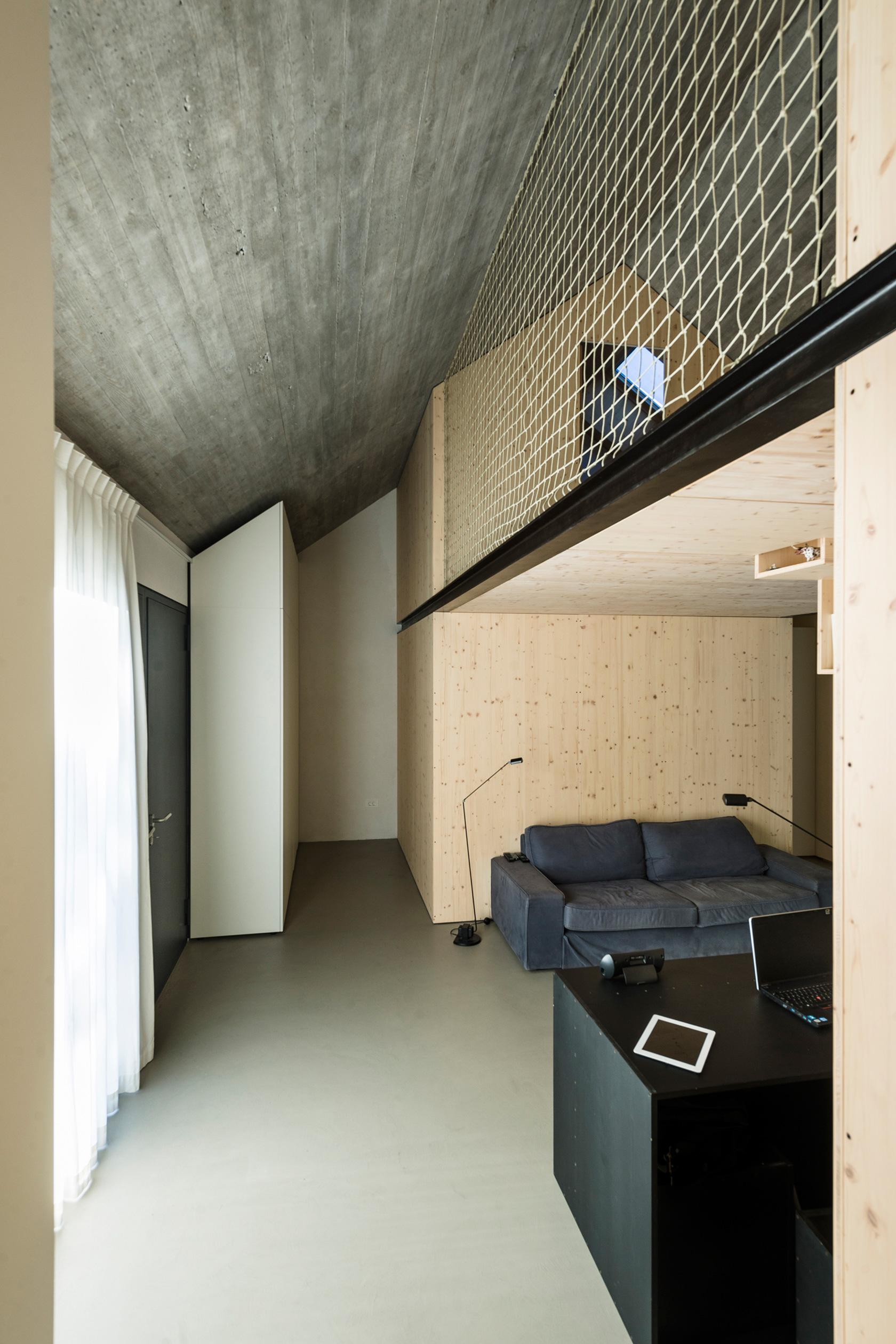 Compact Karst House - image 6