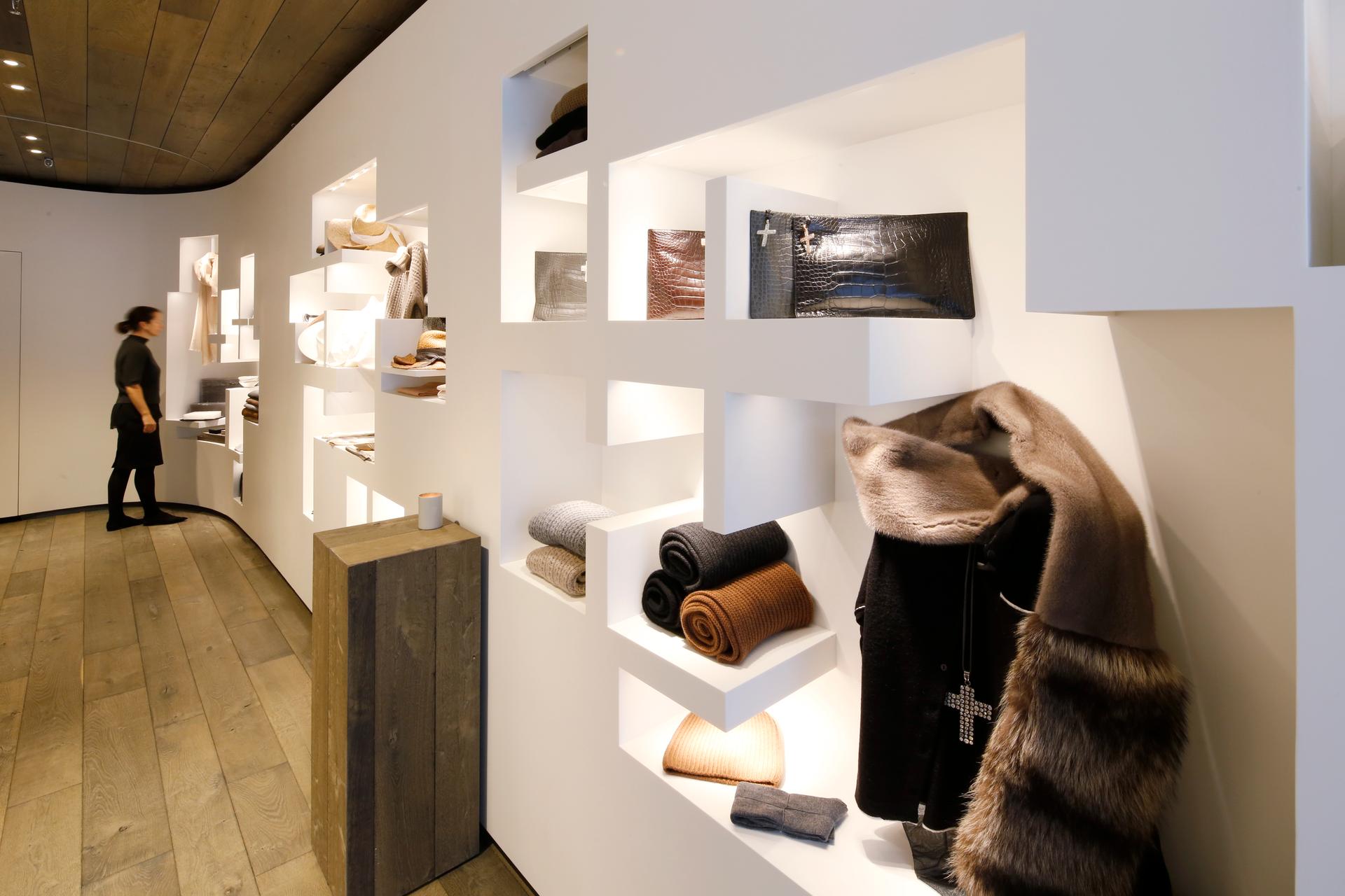 LJ Cross Retail Store - image 2