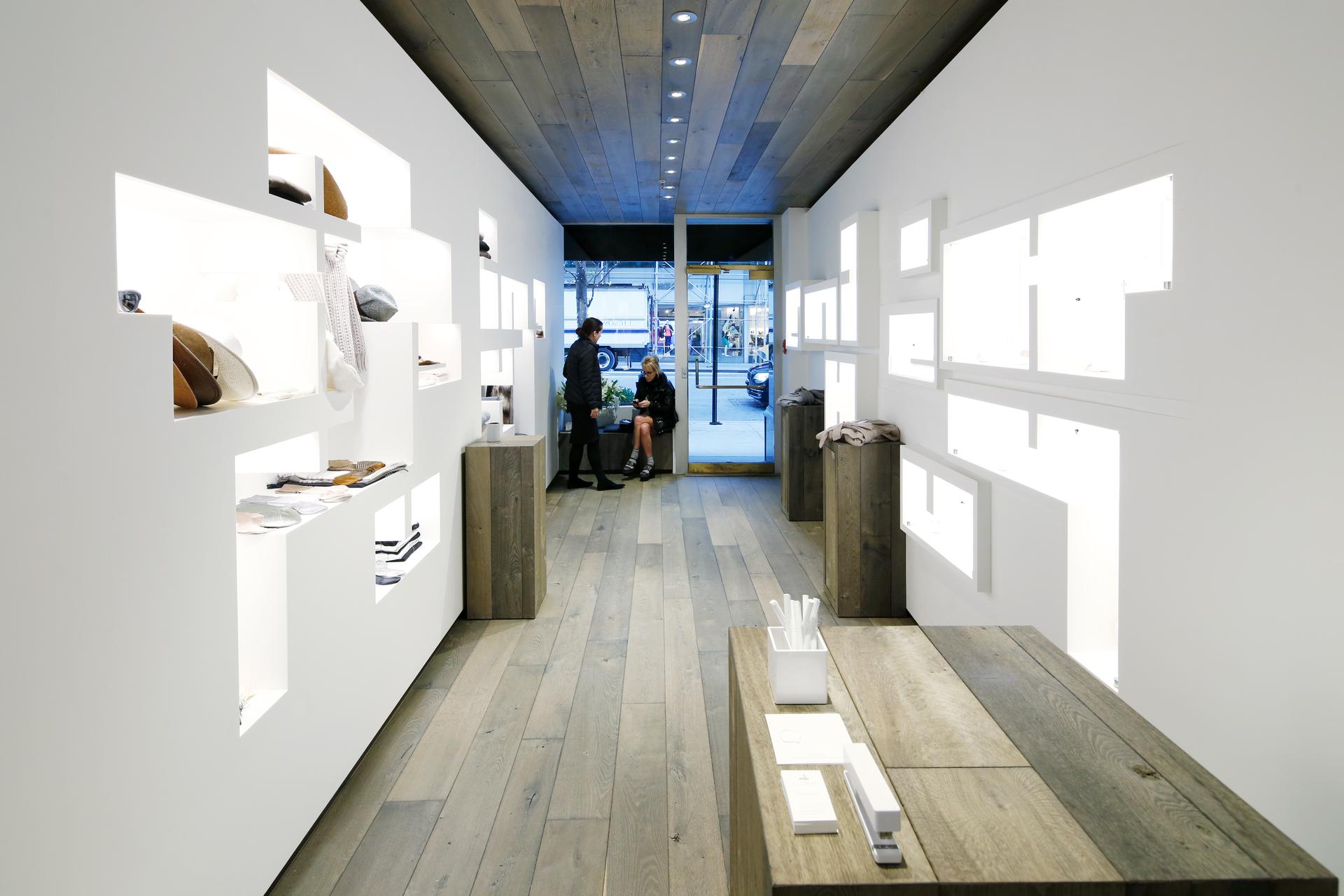 LJ Cross Retail Store - image 6