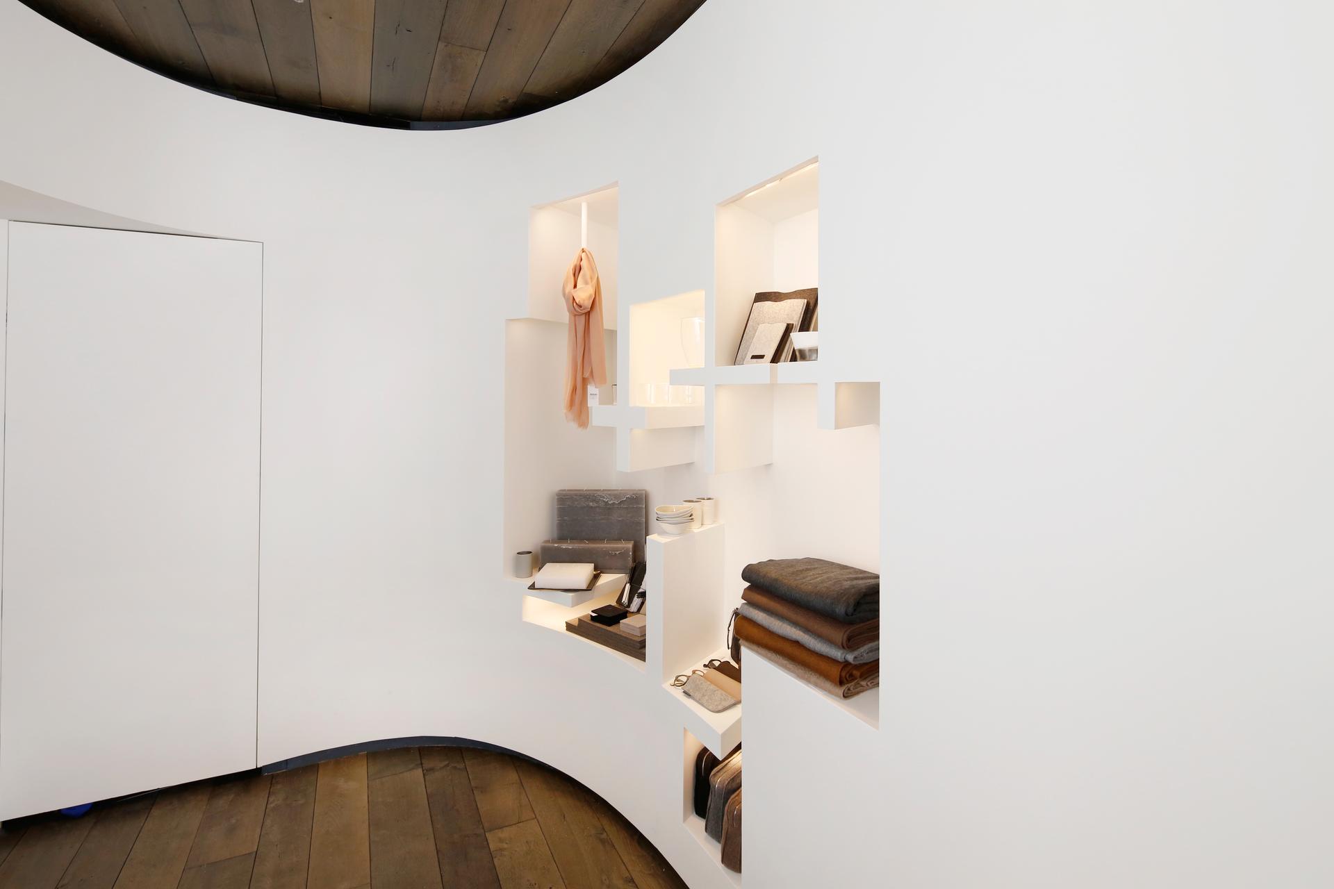 LJ Cross Retail Store - image 3
