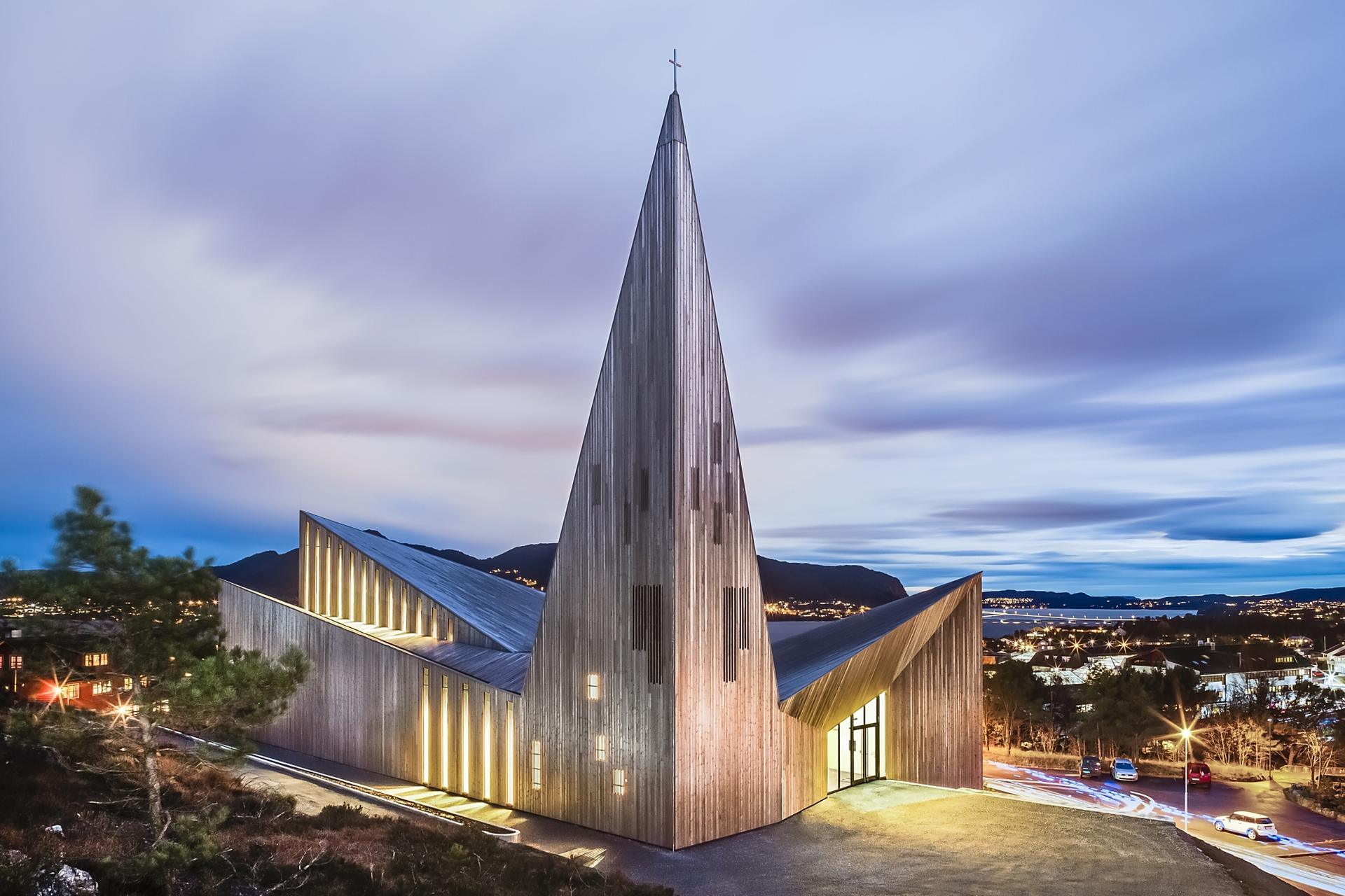Community Church Knarvik - image 11
