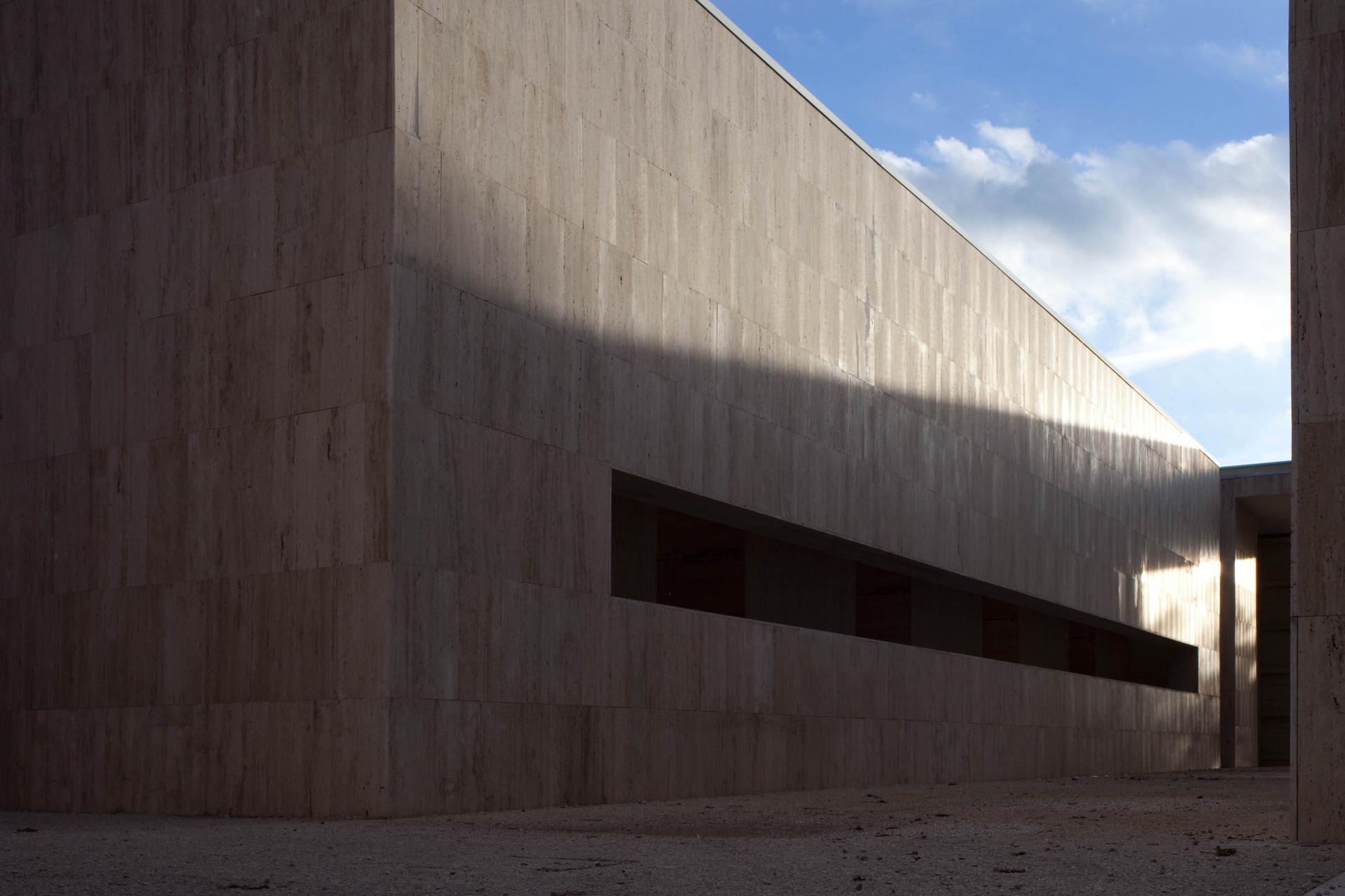 Square of Silence: Enlargement of the Gubbio Cemetery - image 5