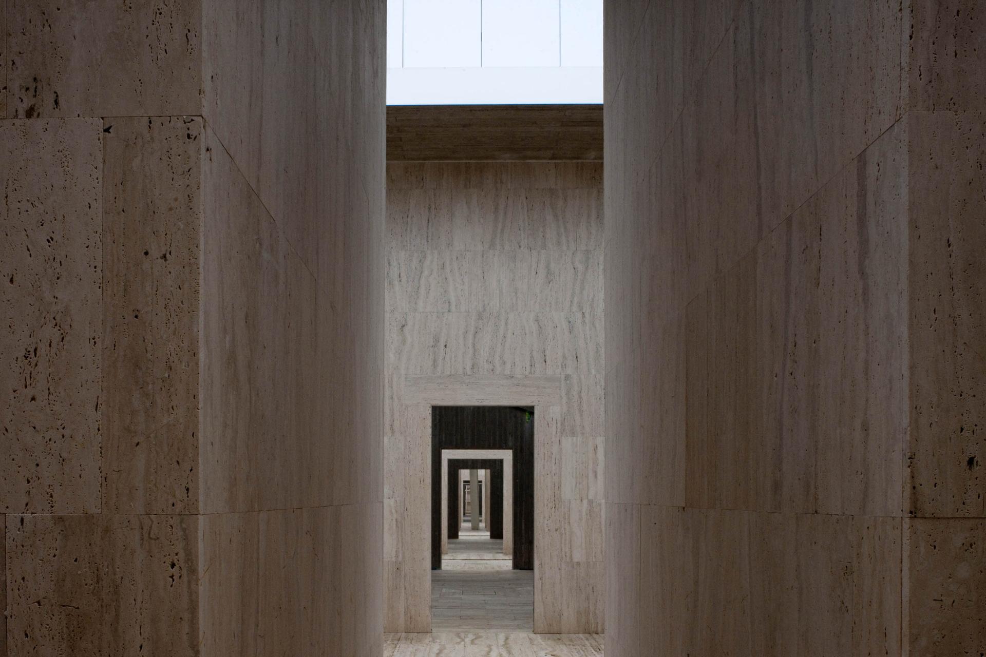 Square of Silence: Enlargement of the Gubbio Cemetery - image 14