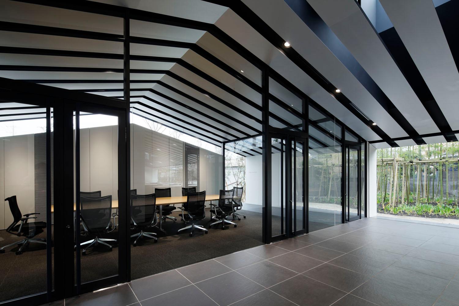 Office in Forest / Aquaplannet headquarters building - image 6