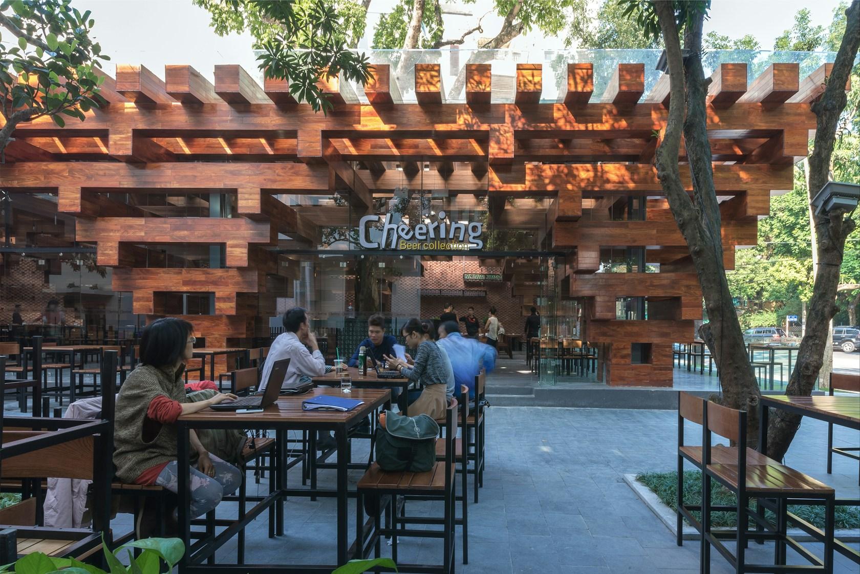 Cheering restaurant - image 5