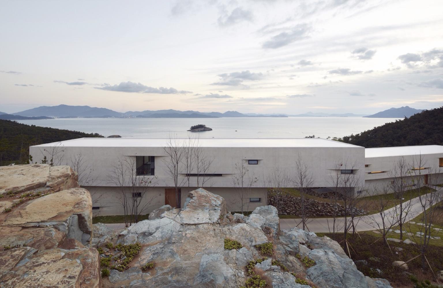 Namhae Southcape Linear Suite Hotel - image 3