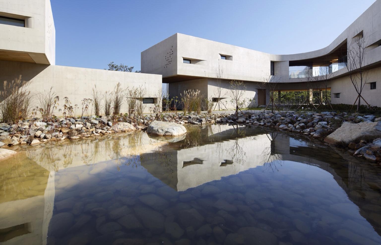 Namhae Southcape Linear Suite Hotel - image 2