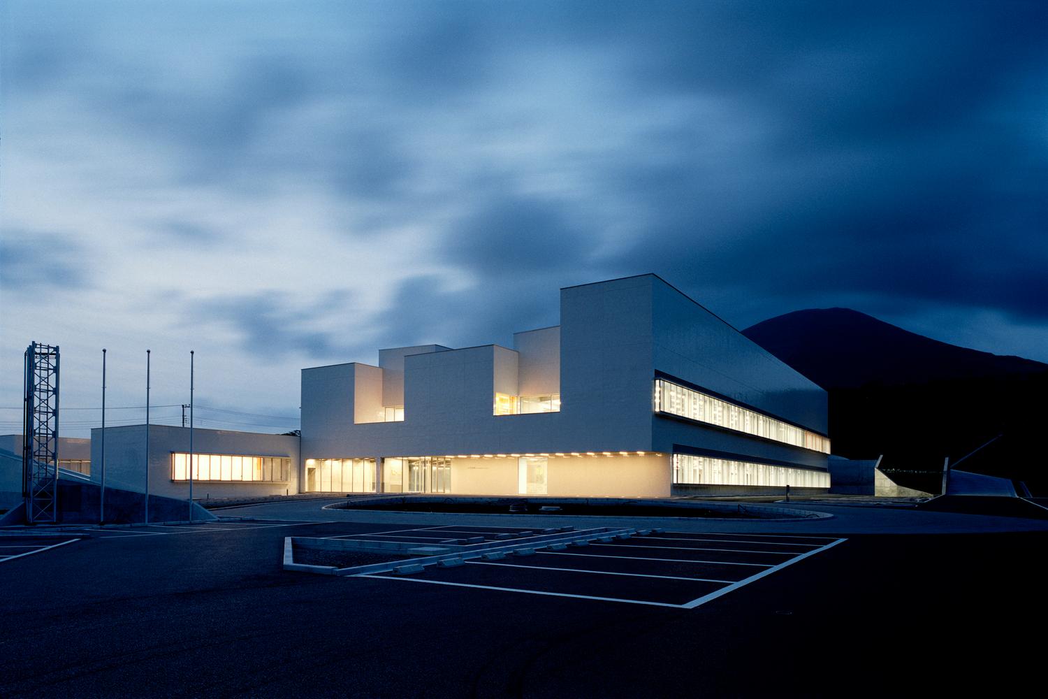 Hachijo Government Building and Hall/ Ojar