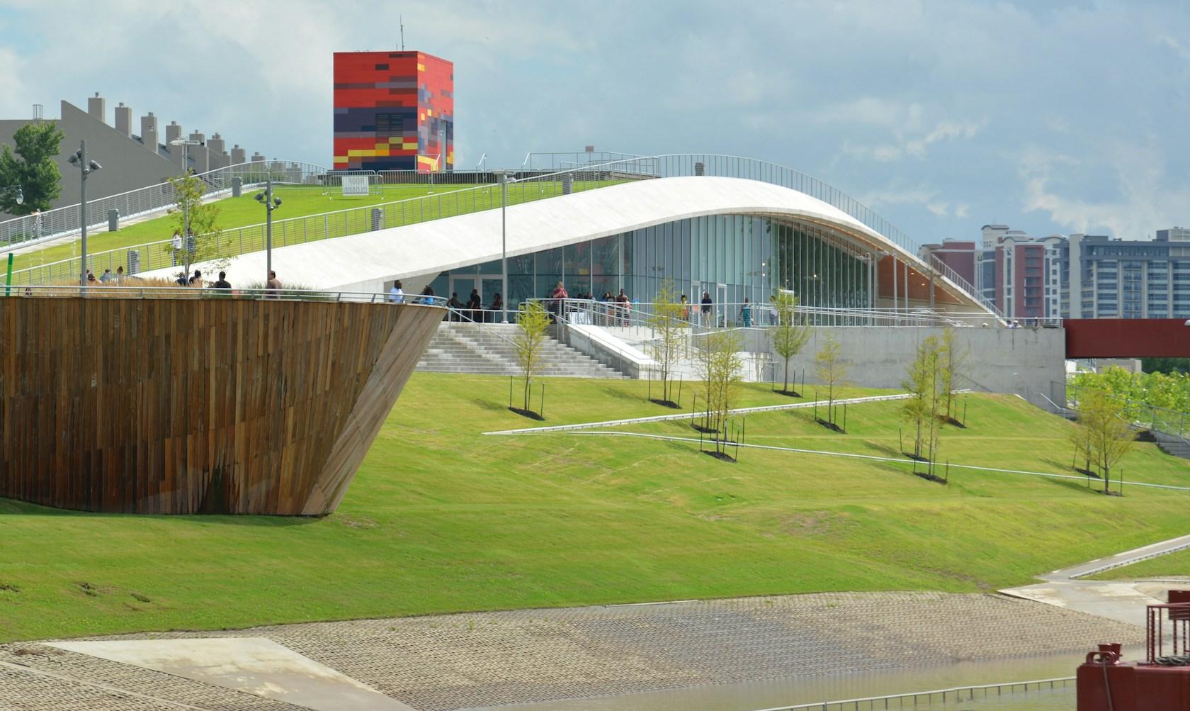 Beale Street Landing - image 9