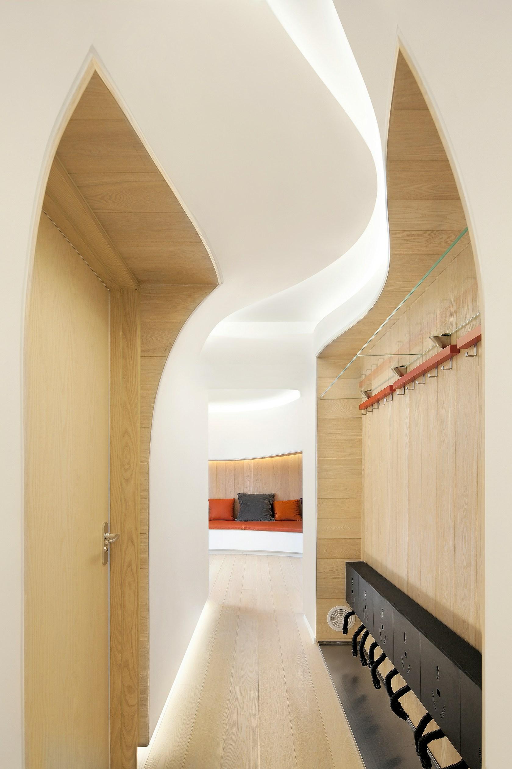 Ice & Snow Apartment - image 9
