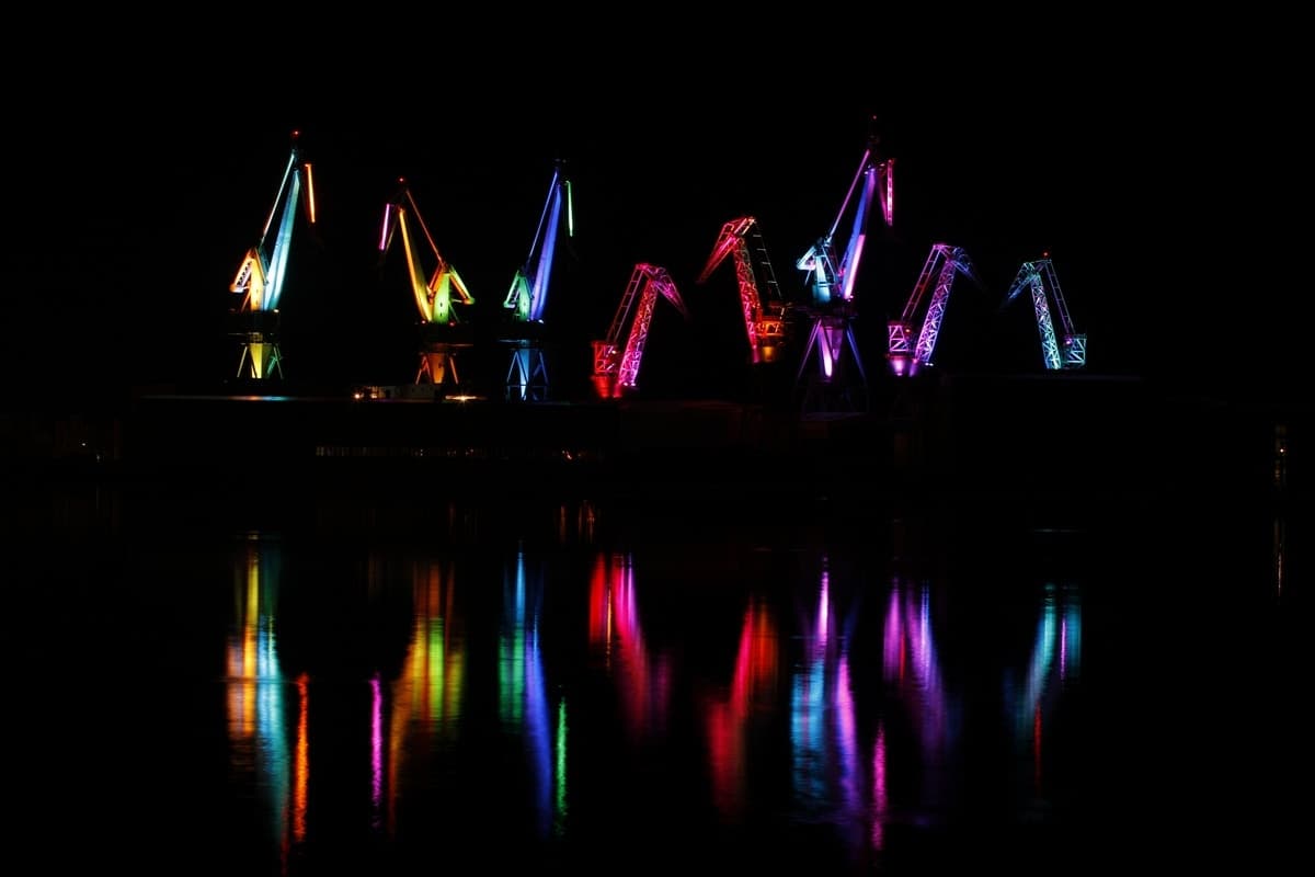 Shipyard Cranes Lighting Giants - image 8