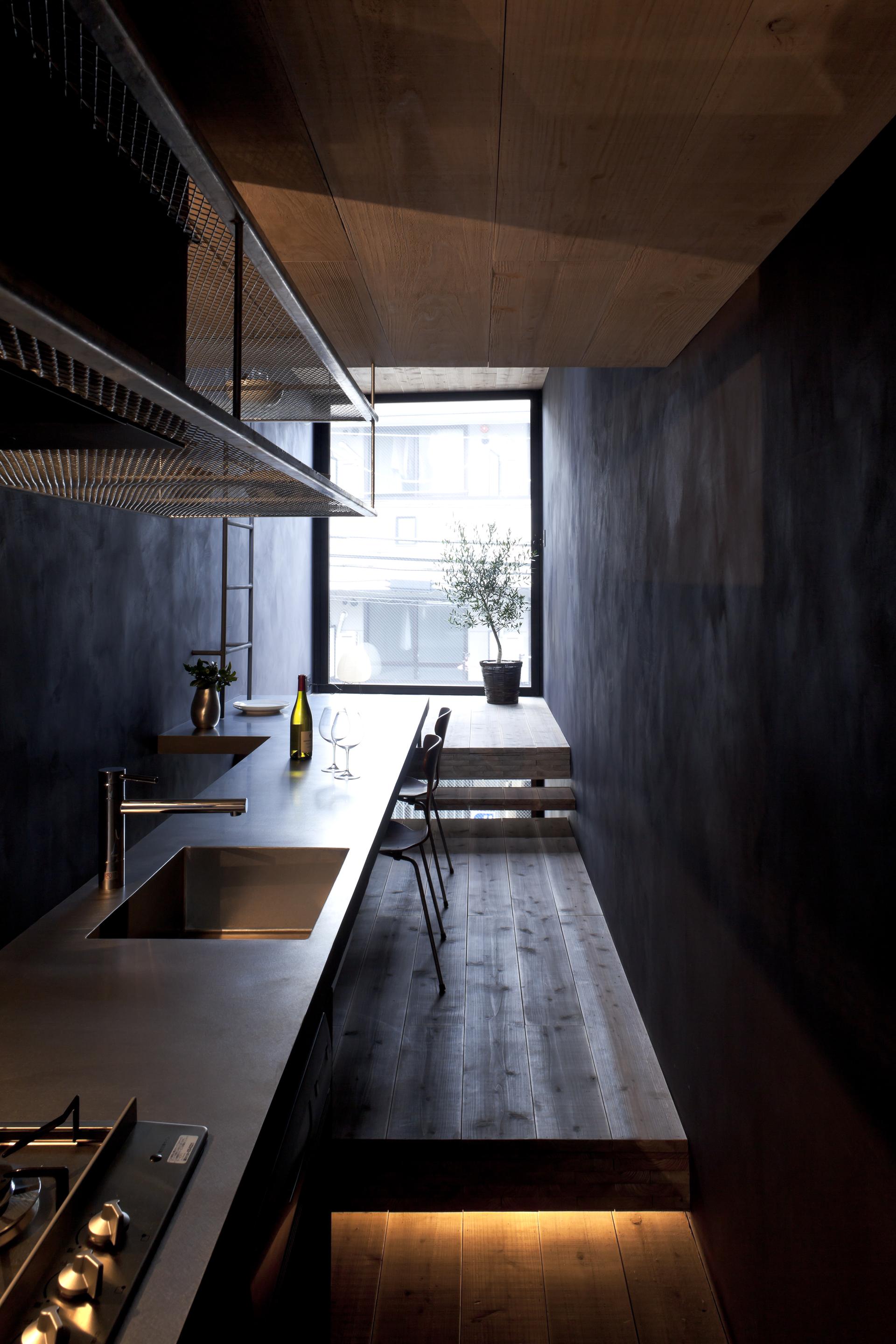 1.8-M Width House - image 6