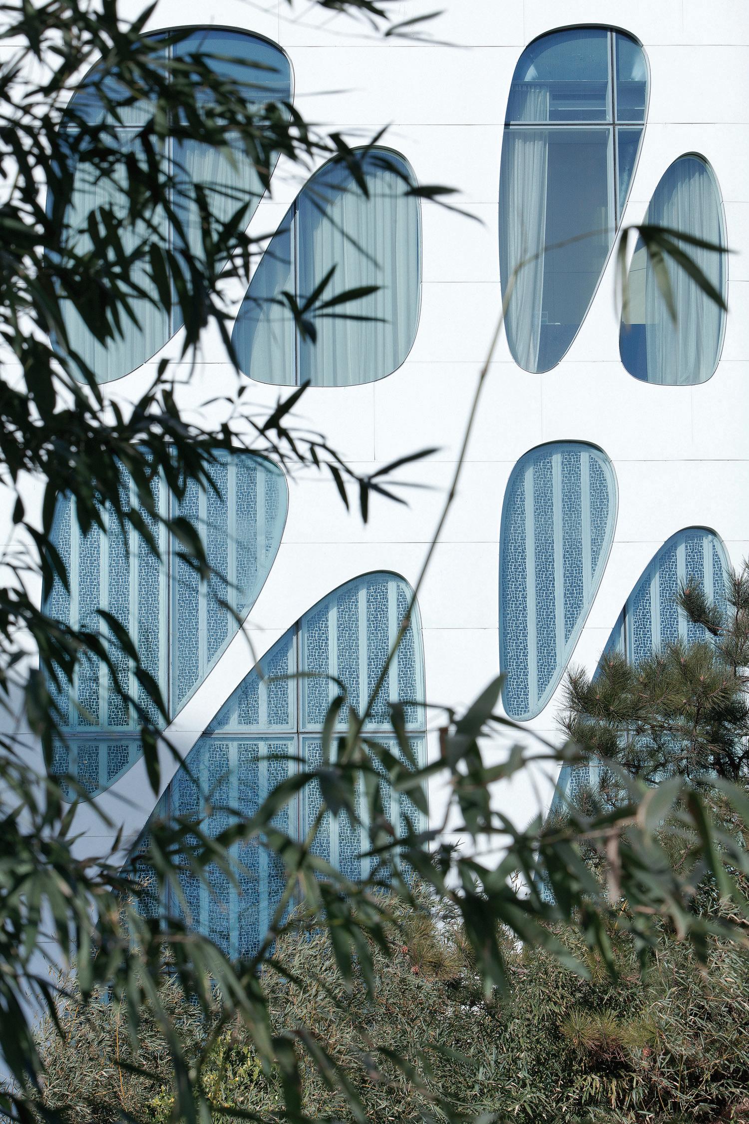 Beijing Conrad Hotel - image 6