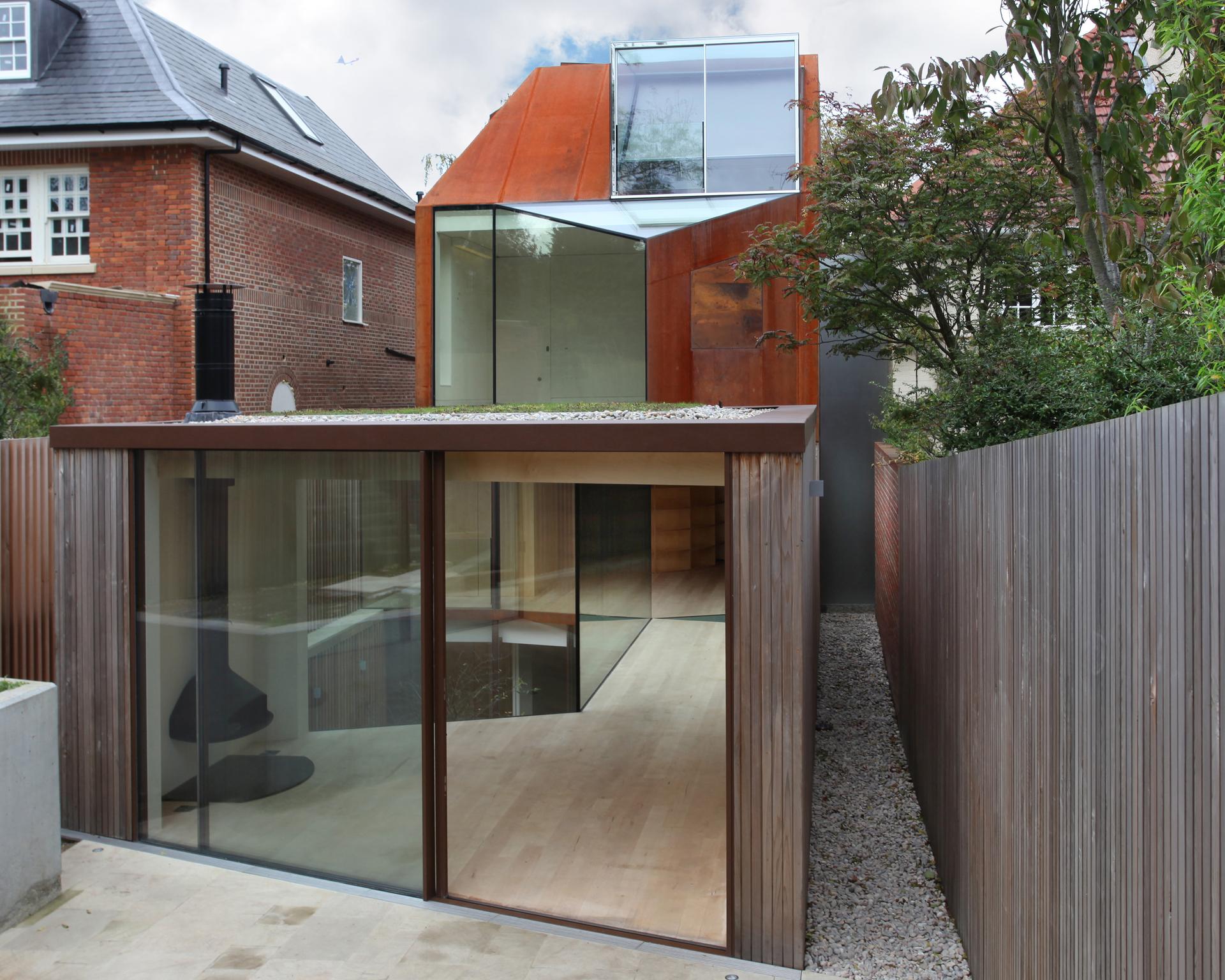 Cor-Ten House in Putney - image 4