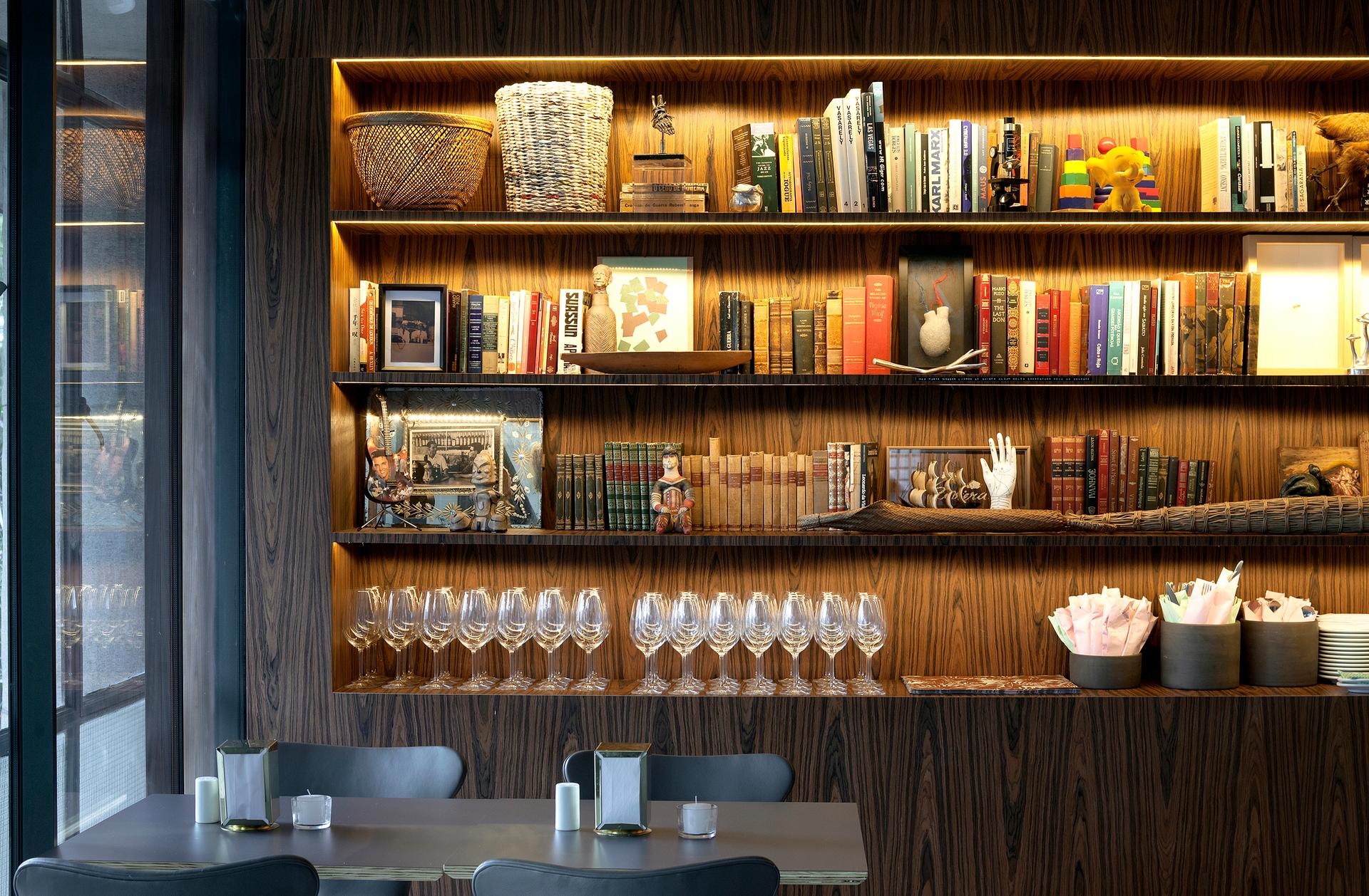 Riviera Bar - image 9