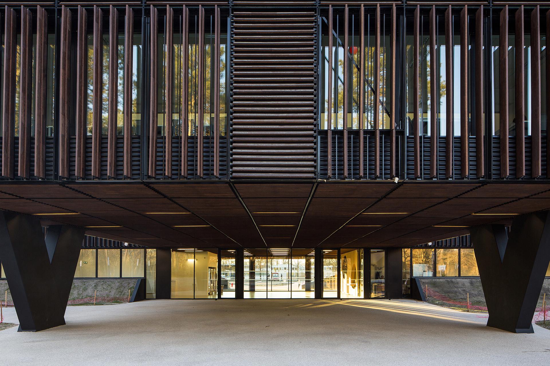 Professionnal & Technical High School - image 3