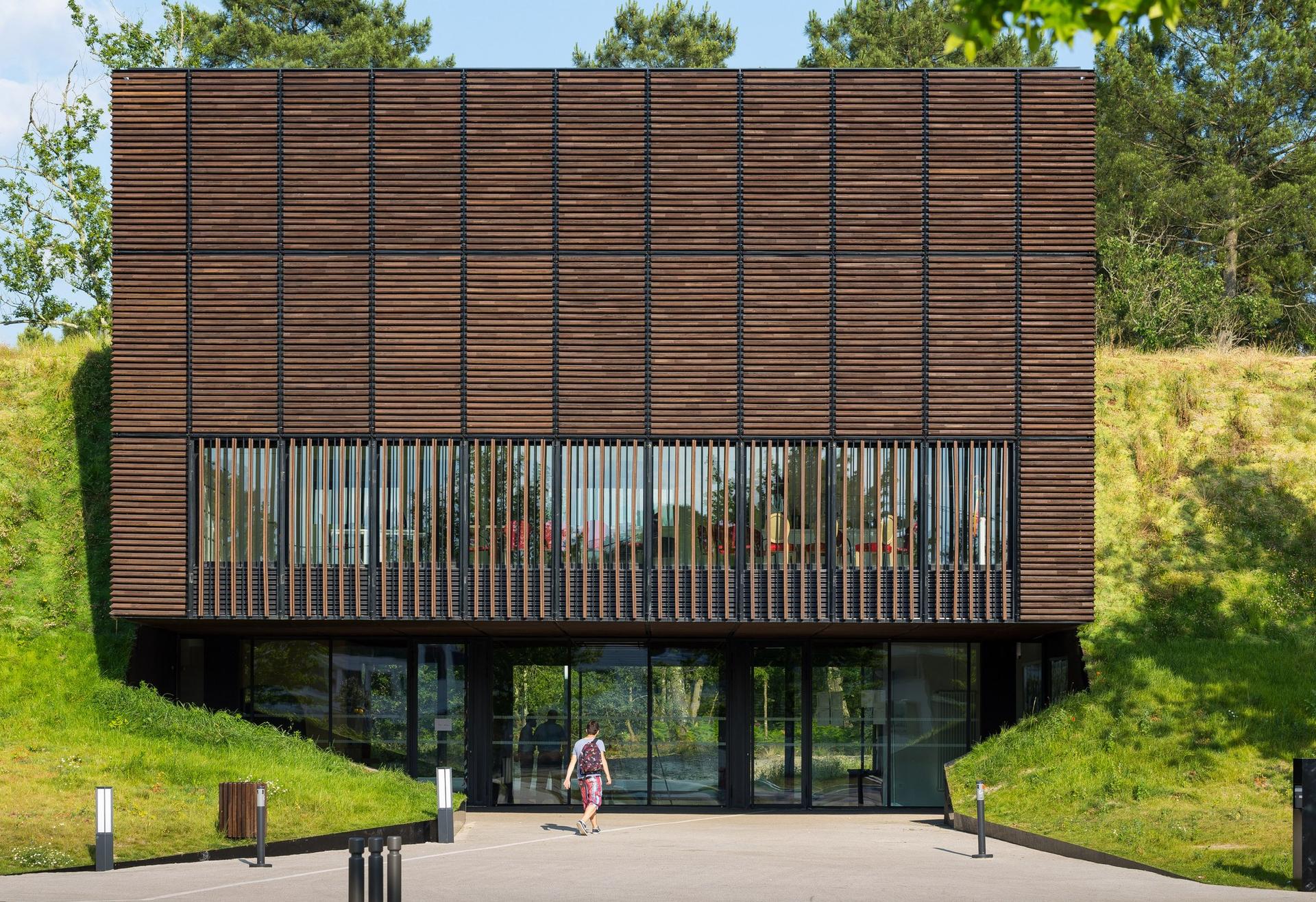 Professionnal & Technical High School - image 7