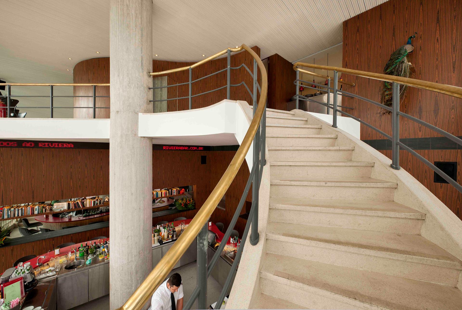 Riviera Bar - image 5
