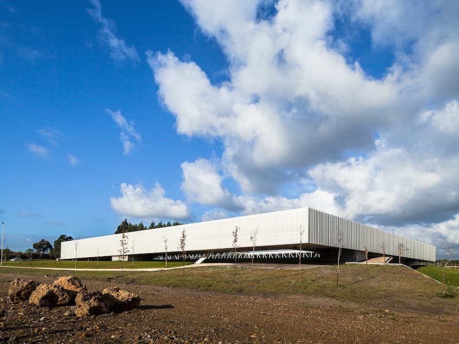 Óbidos Technological Park Central Building - image 3