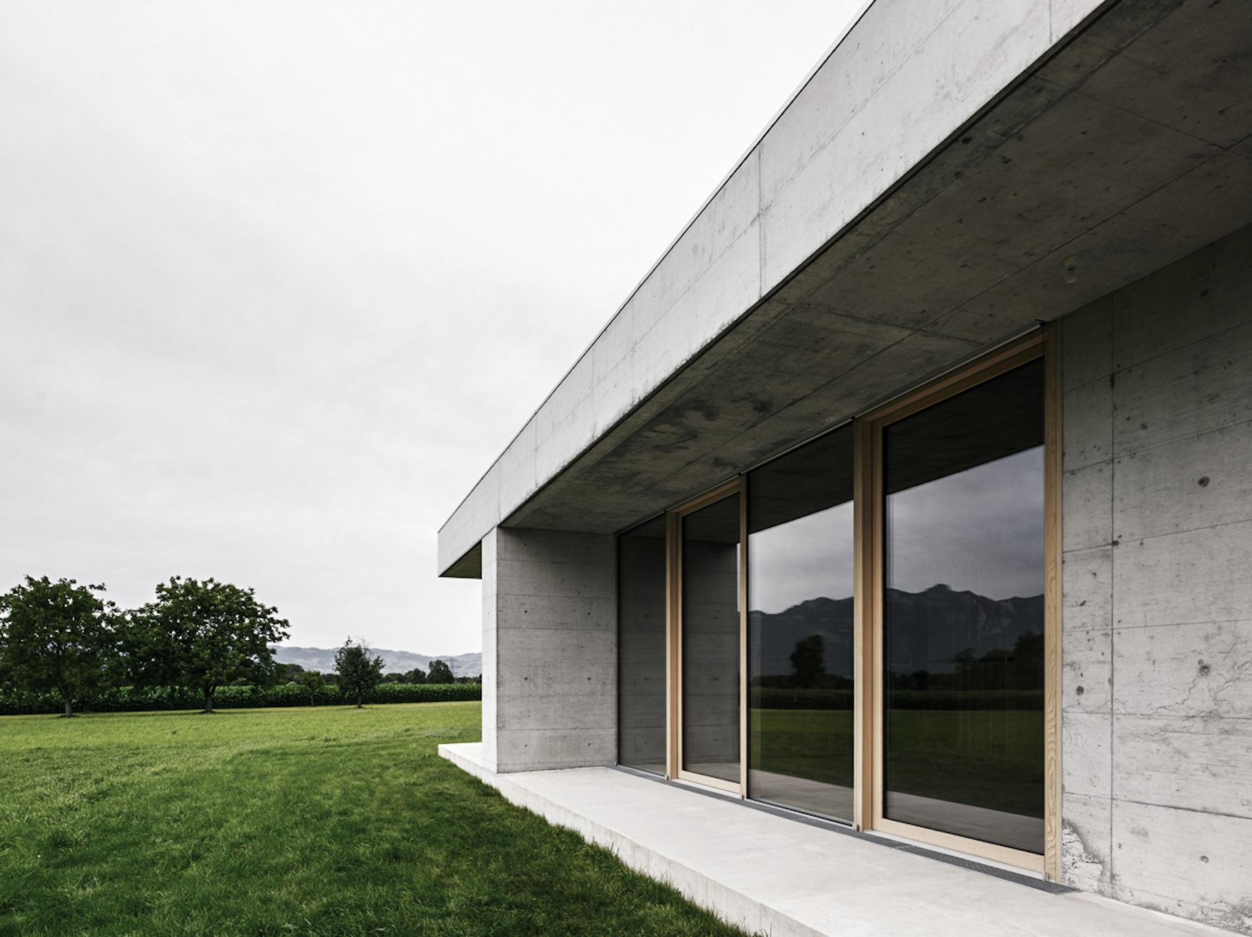 Griss Equine Veterinary Practice + doctor´s apartment - image 6