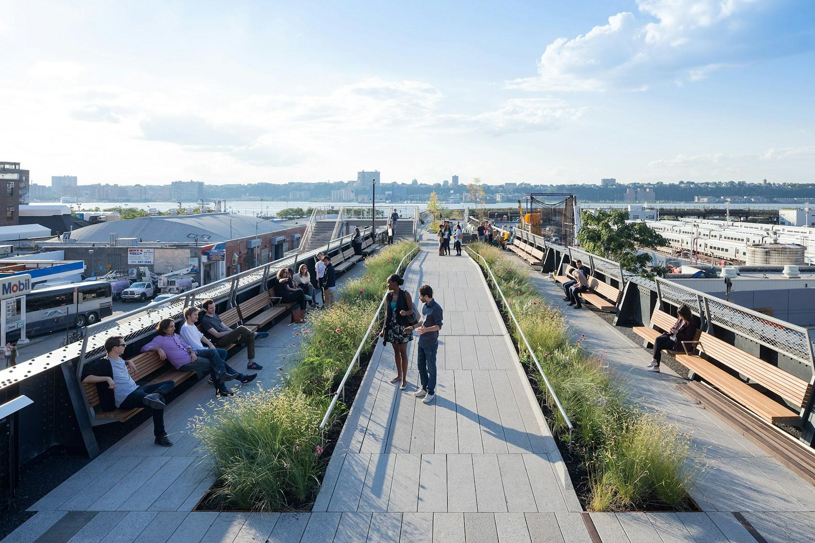 High Line at the Rail Yards - image 2