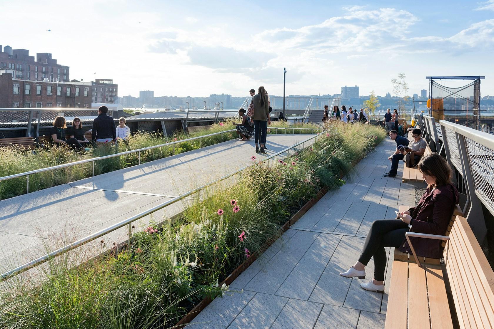 High Line at the Rail Yards - image 3